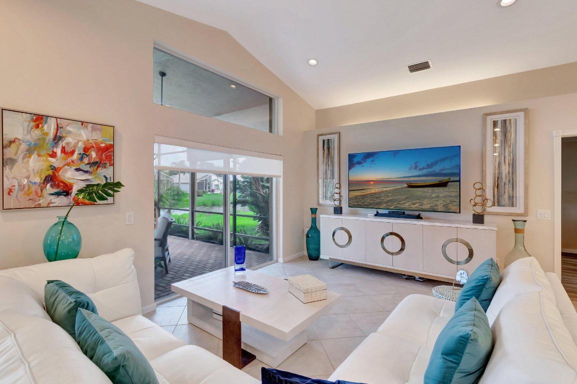 11944 Manzano Avenue