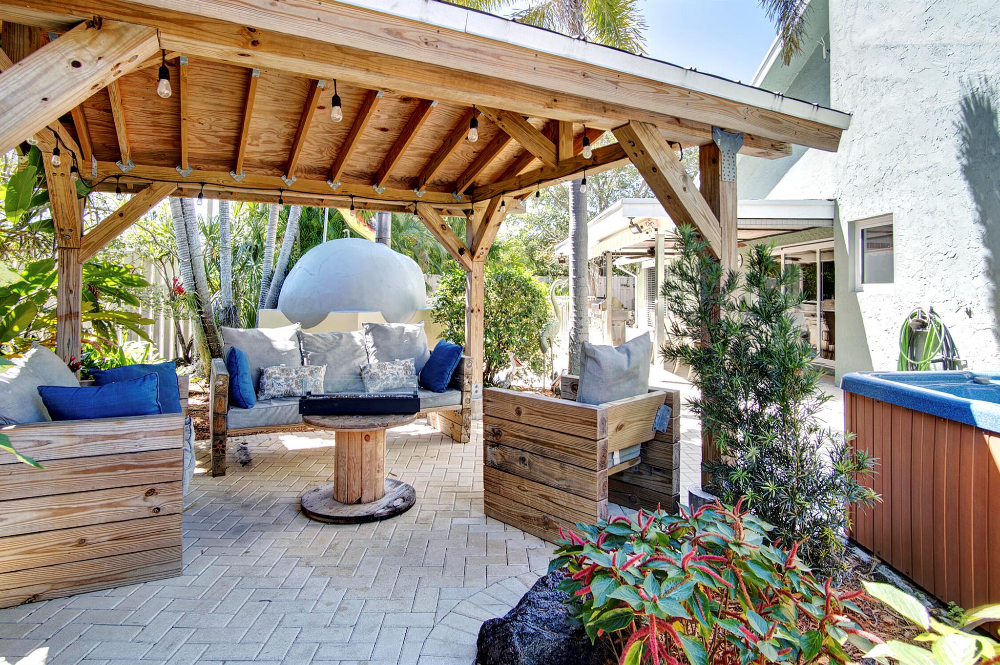 4928 Rabbit Hollow Drive