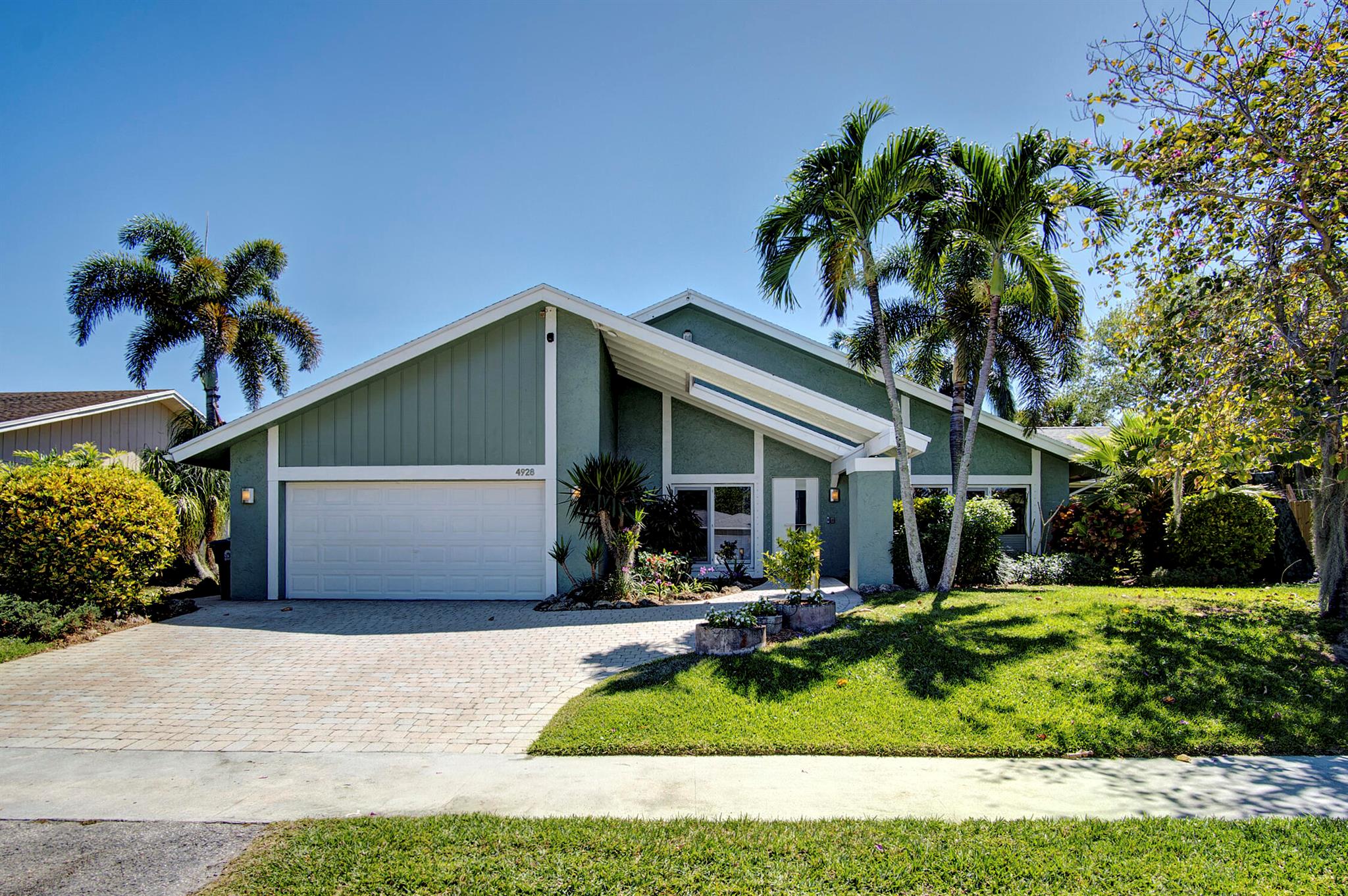 4928 Rabbit Hollow Drive