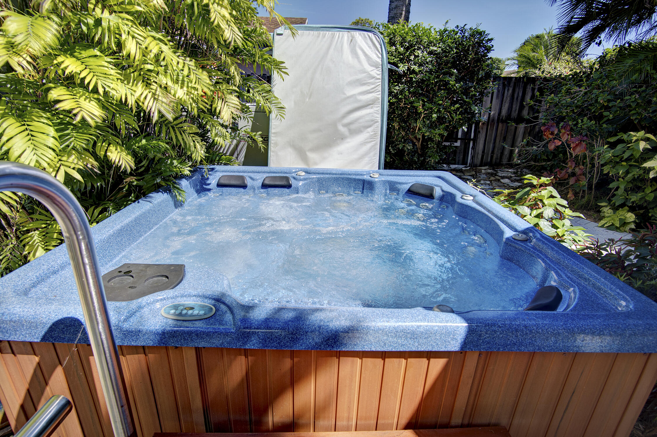 4928 Rabbit Hollow Drive