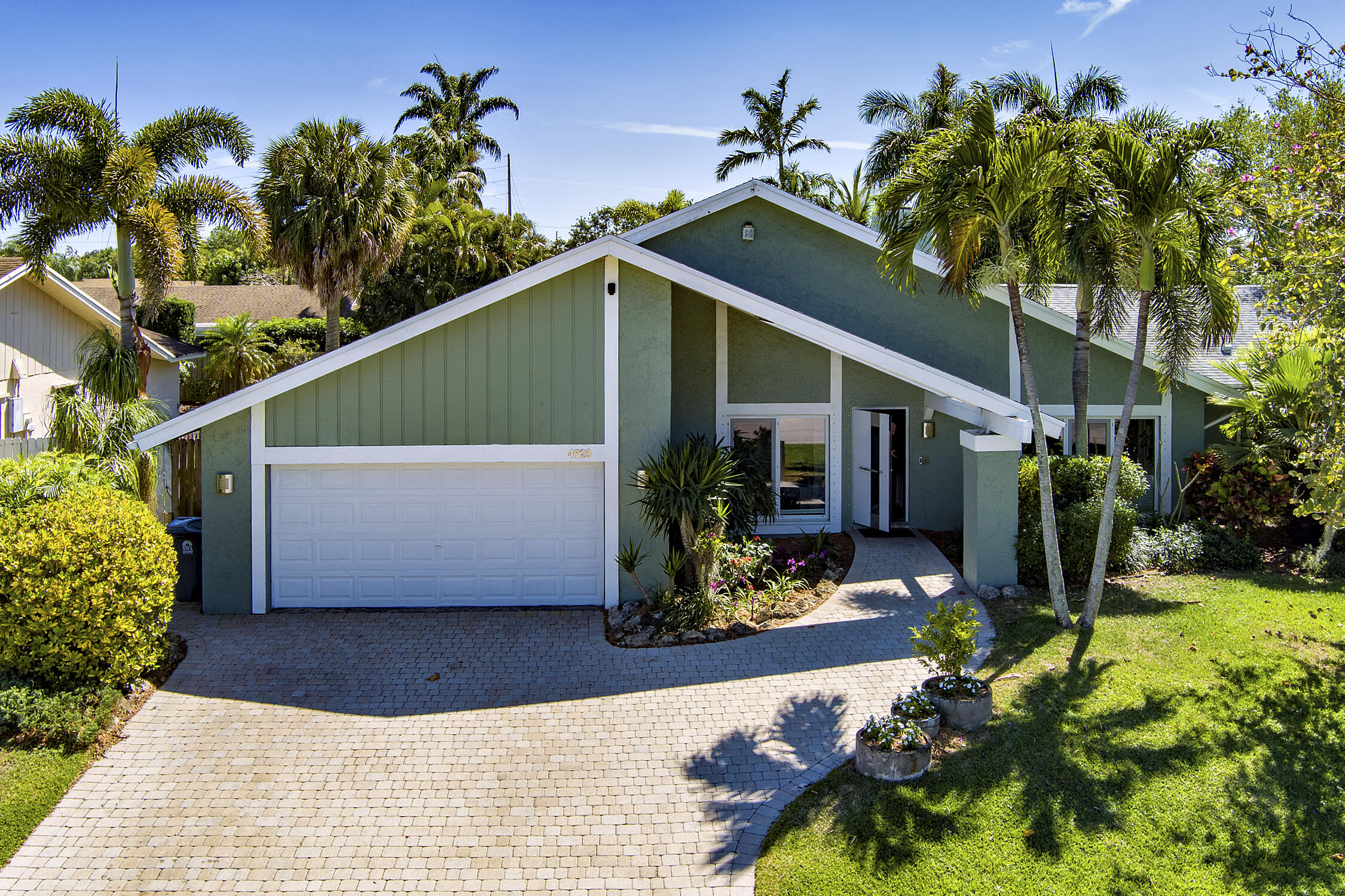 4928 Rabbit Hollow Drive