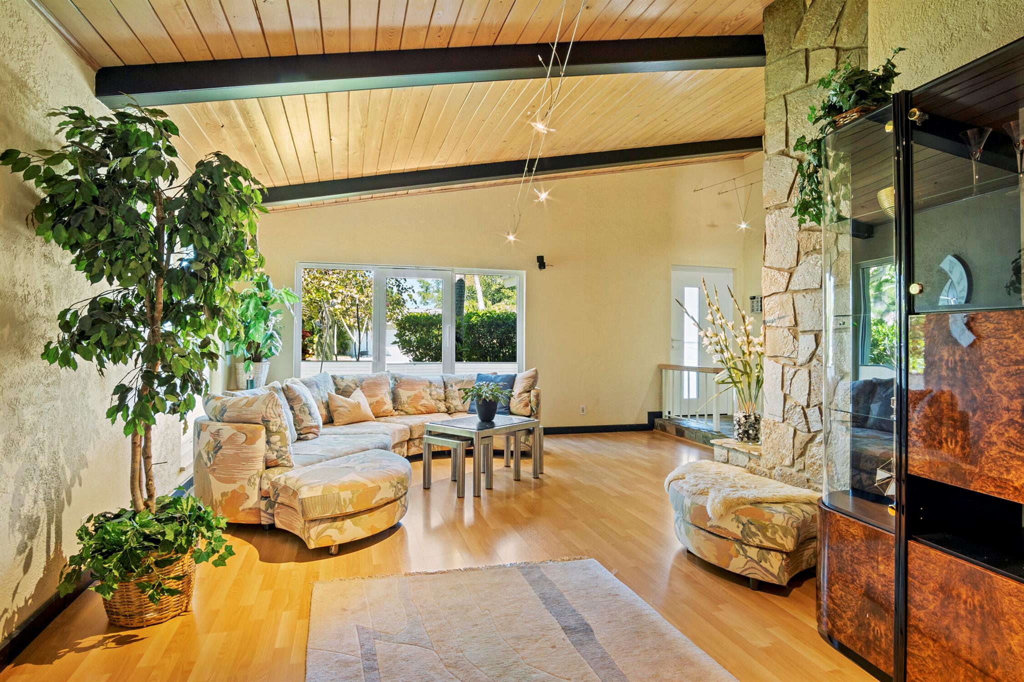 4928 Rabbit Hollow Drive