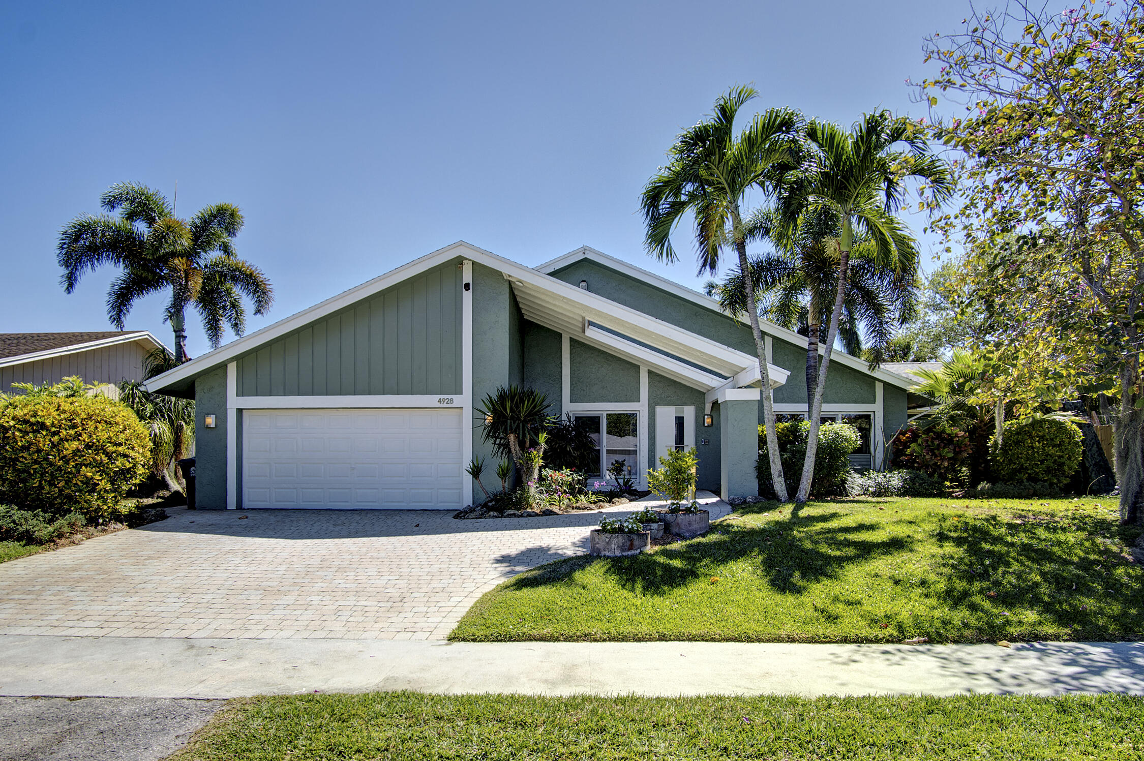 4928 Rabbit Hollow Drive