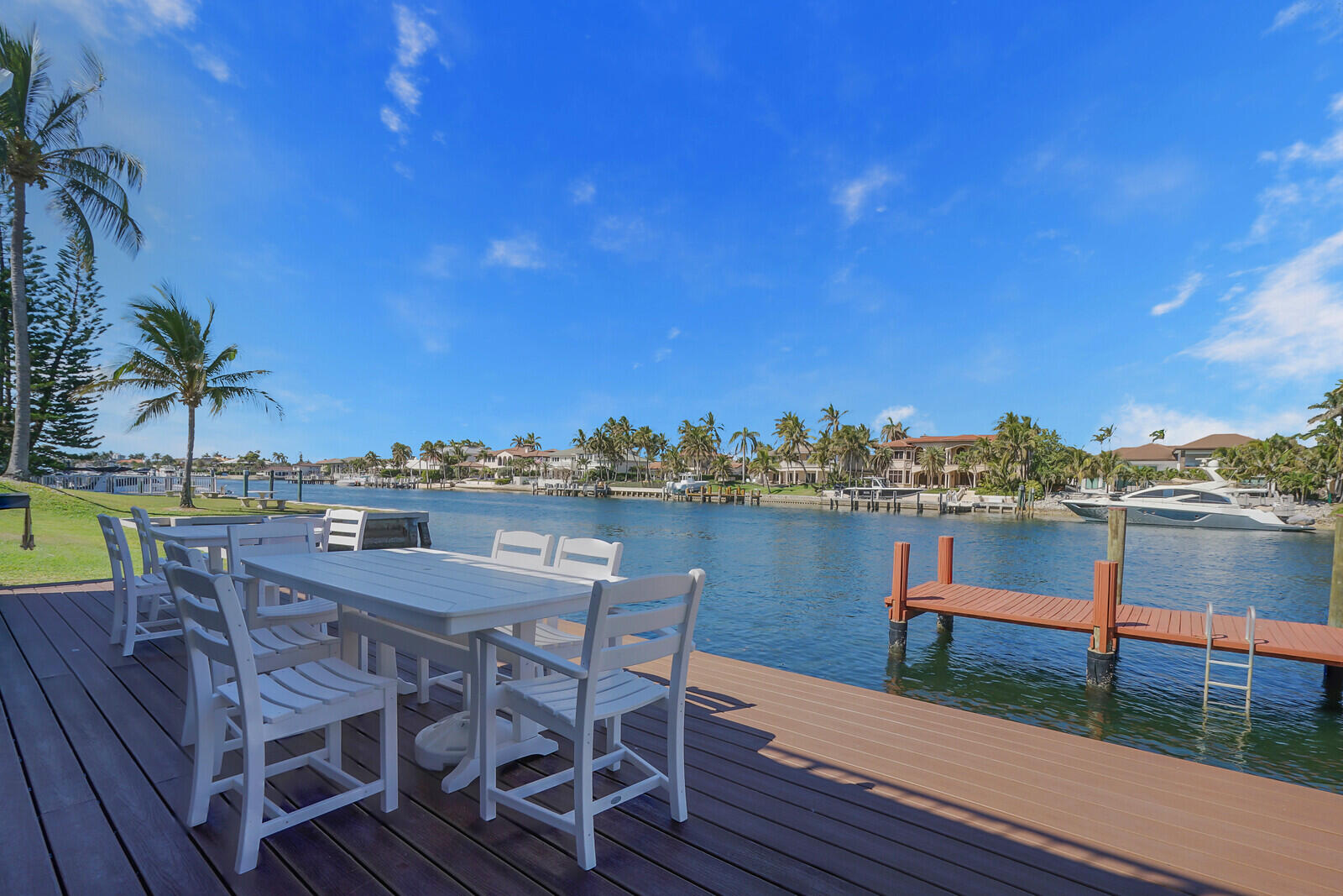 1051 Hillsboro Mile 902 E