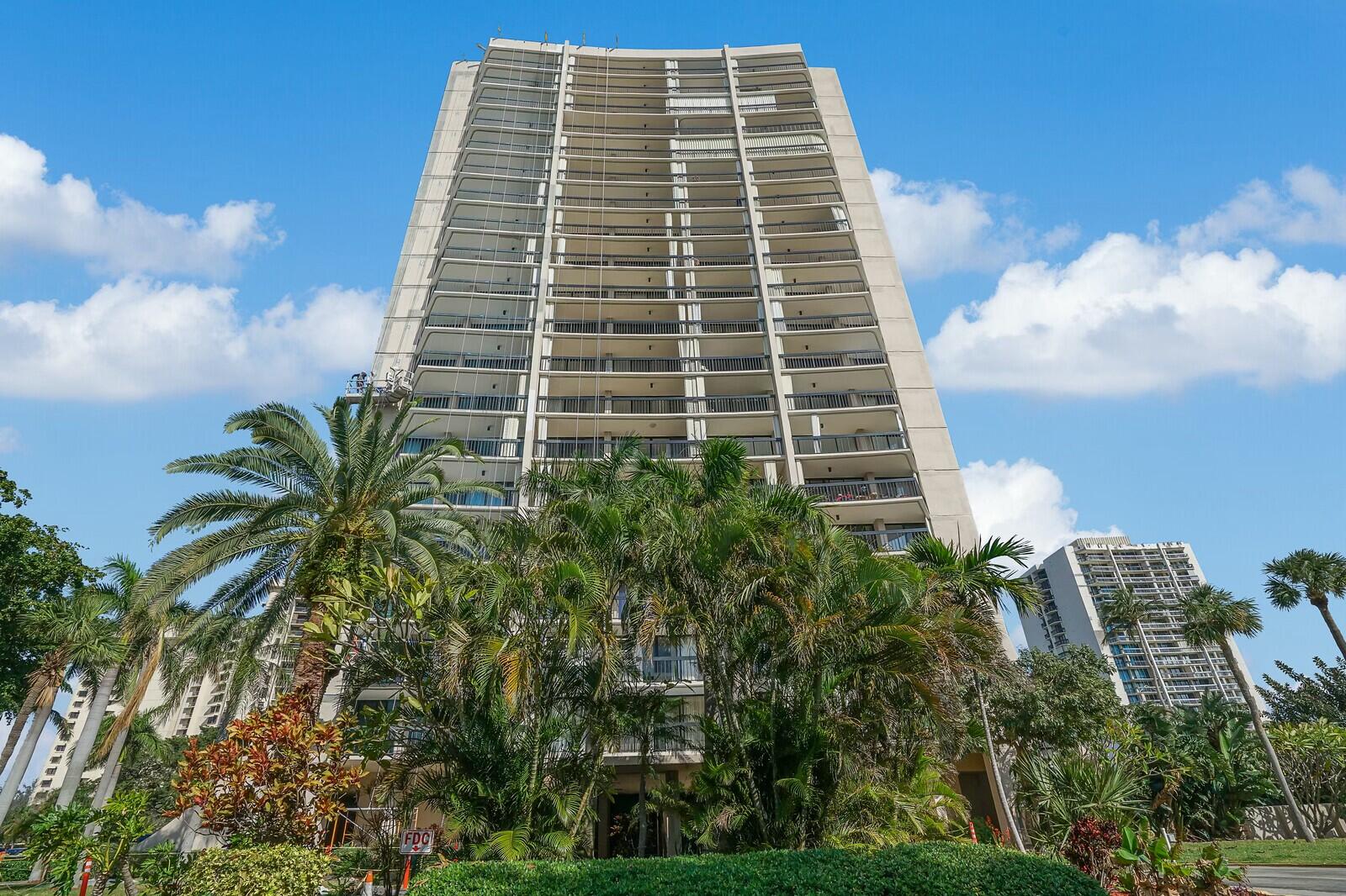 2425 Presidential Way 601