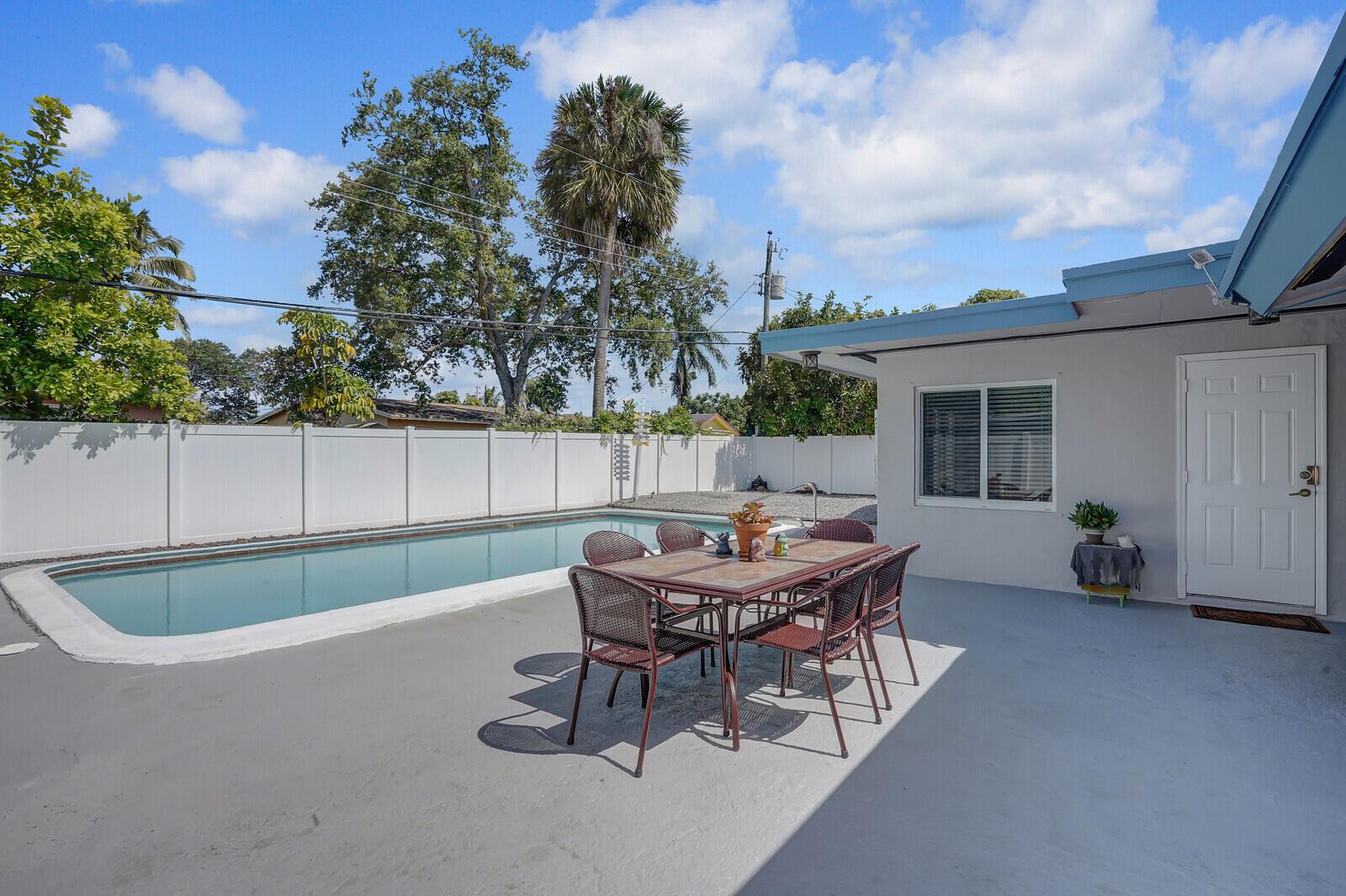 2012 NW 11th Avenue