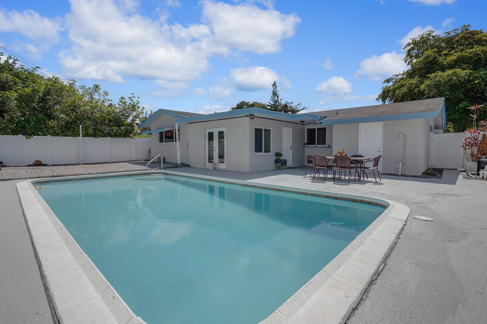 2012 NW 11th Avenue