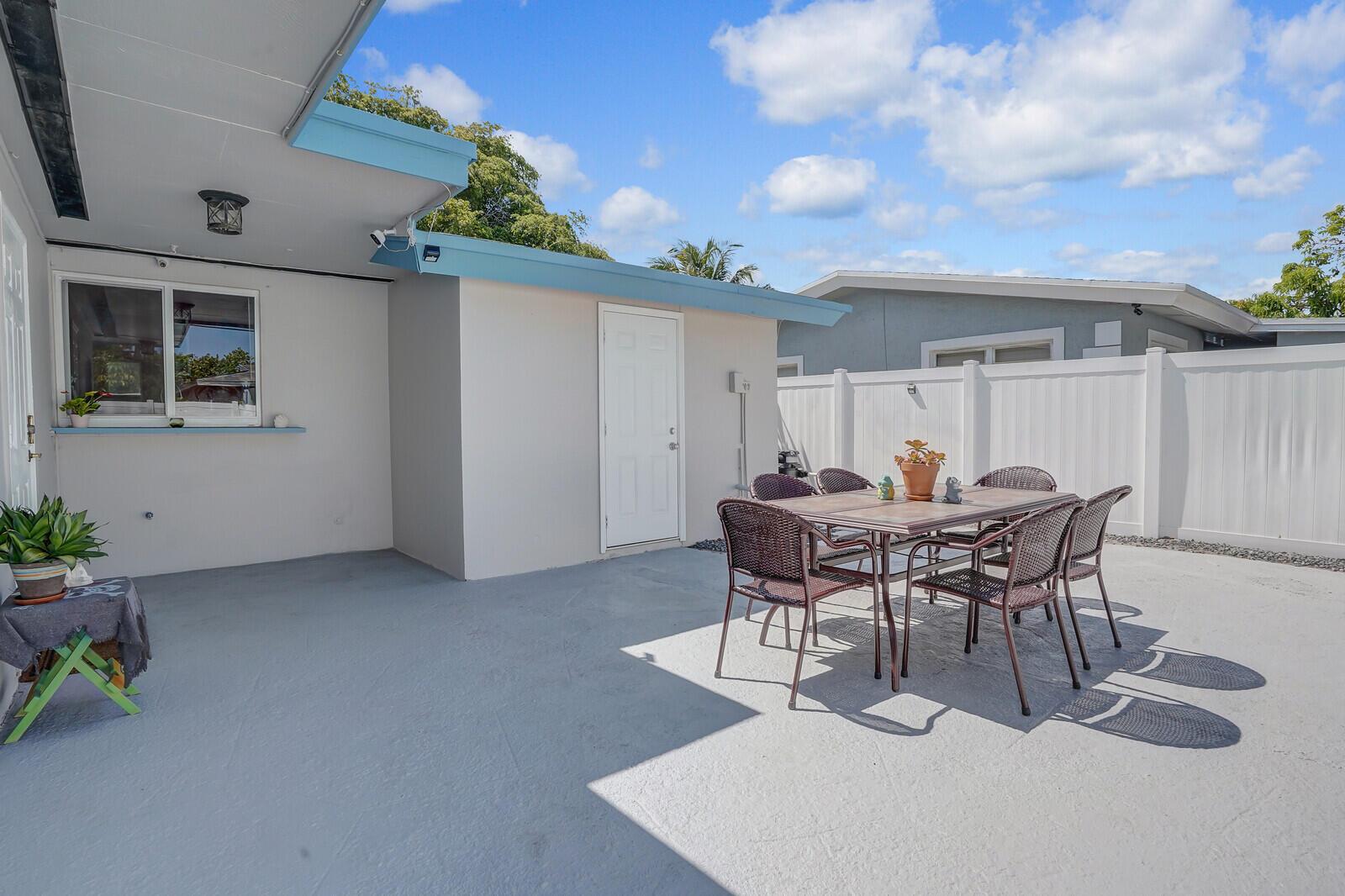 2012 NW 11th Avenue