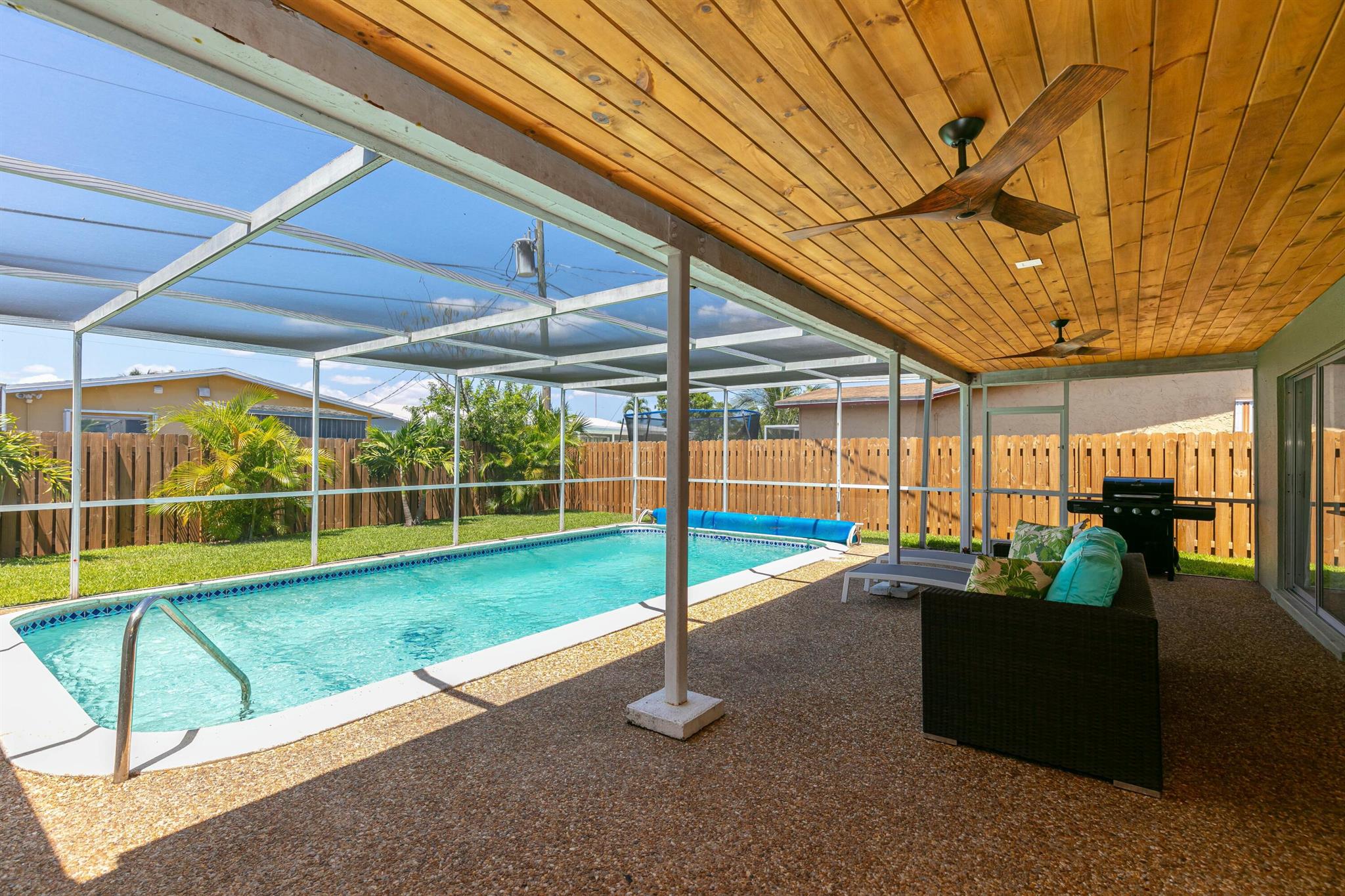 8421 NW 24th Street