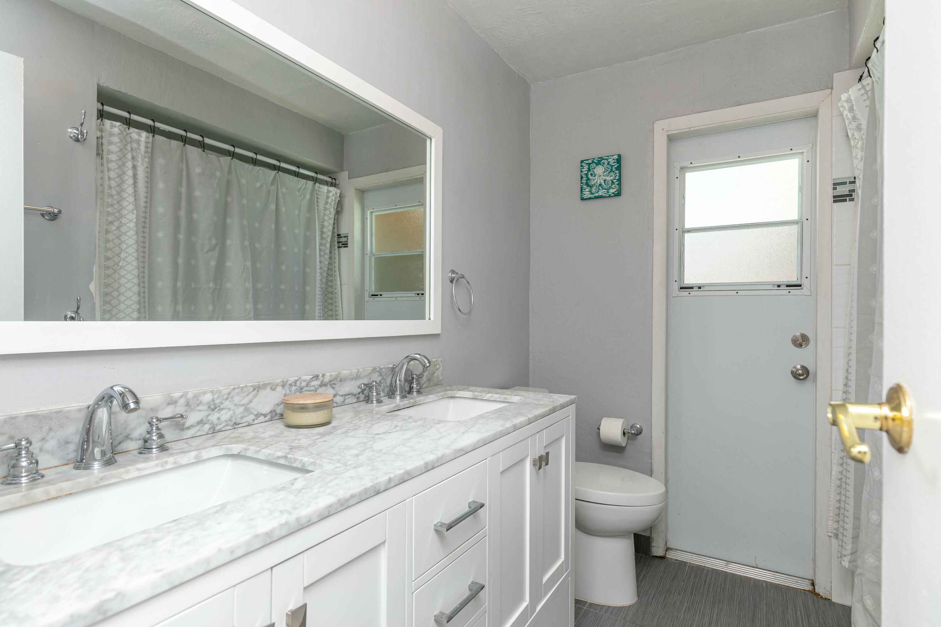 8421 NW 24th Street