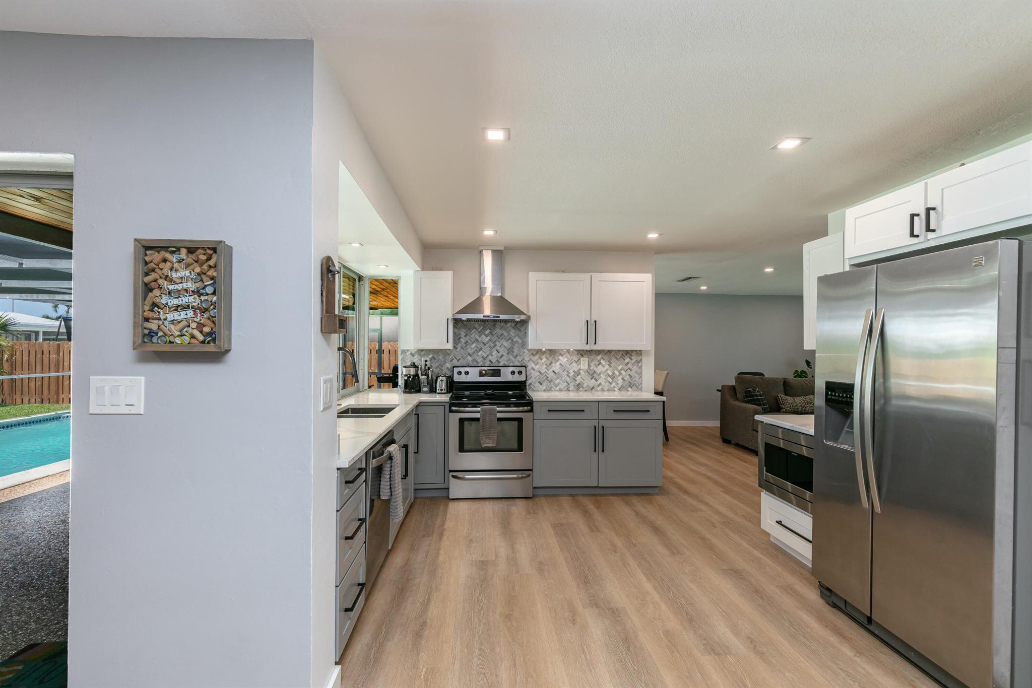 8421 NW 24th Street