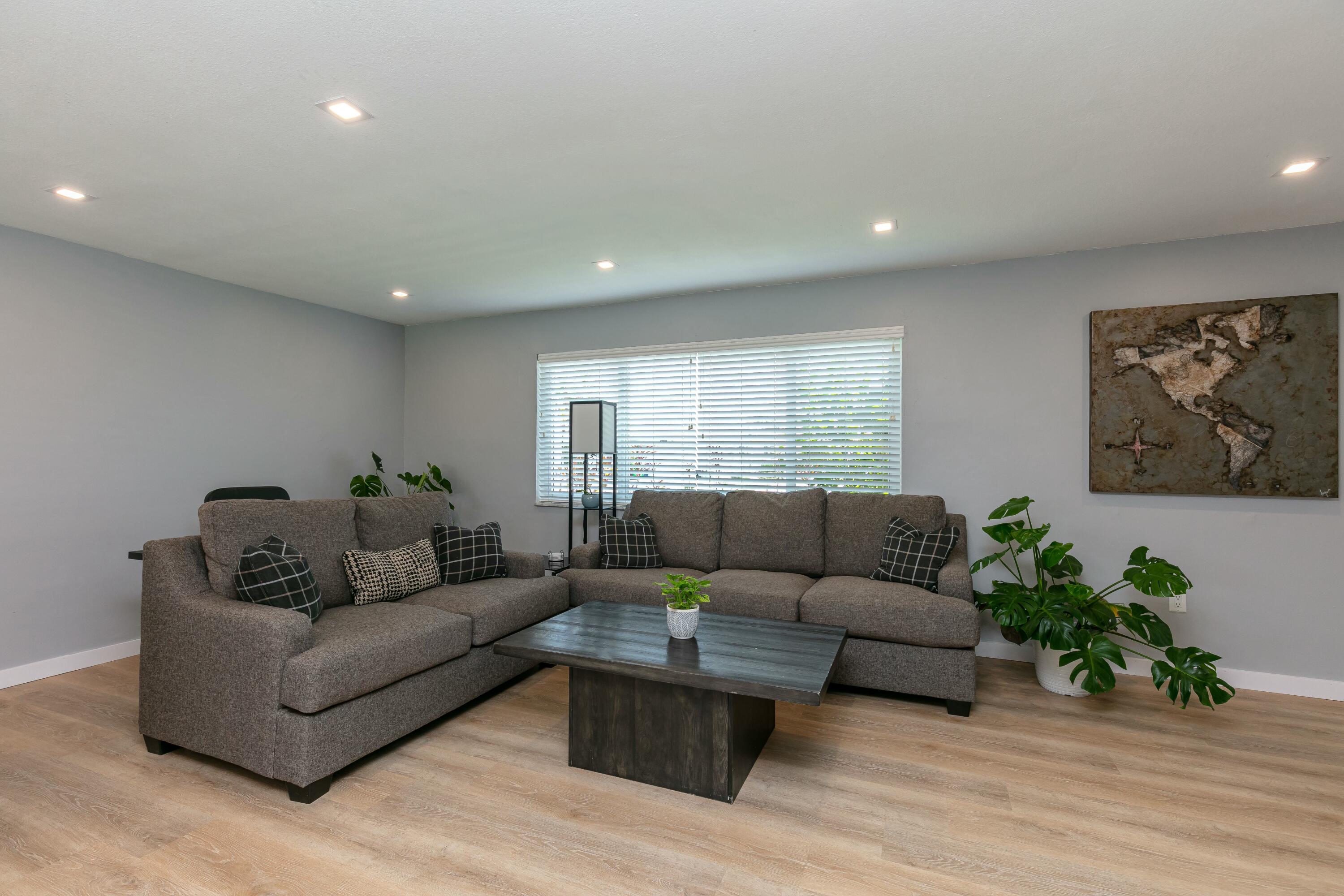 8421 NW 24th Street