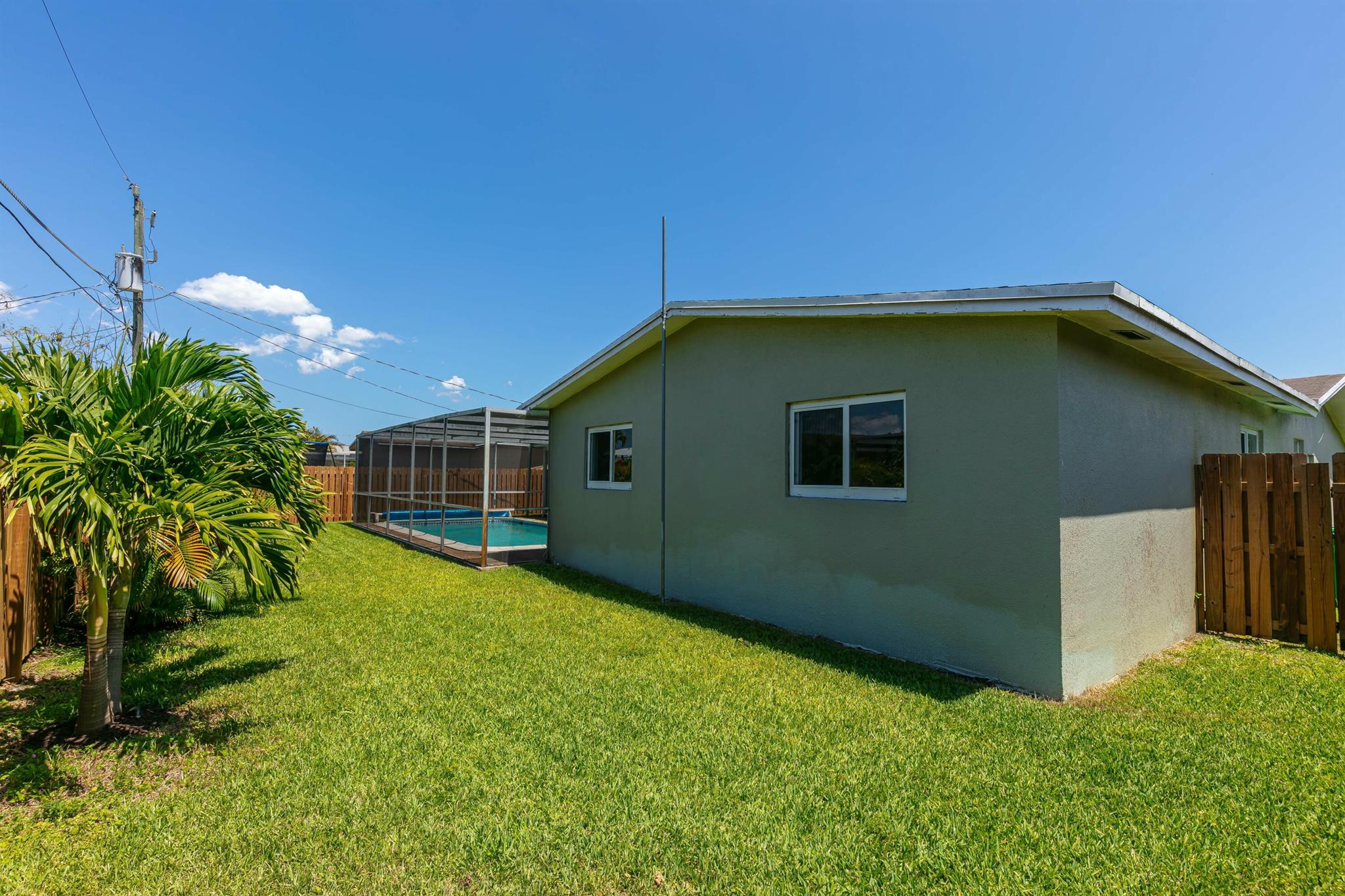 8421 NW 24th Street