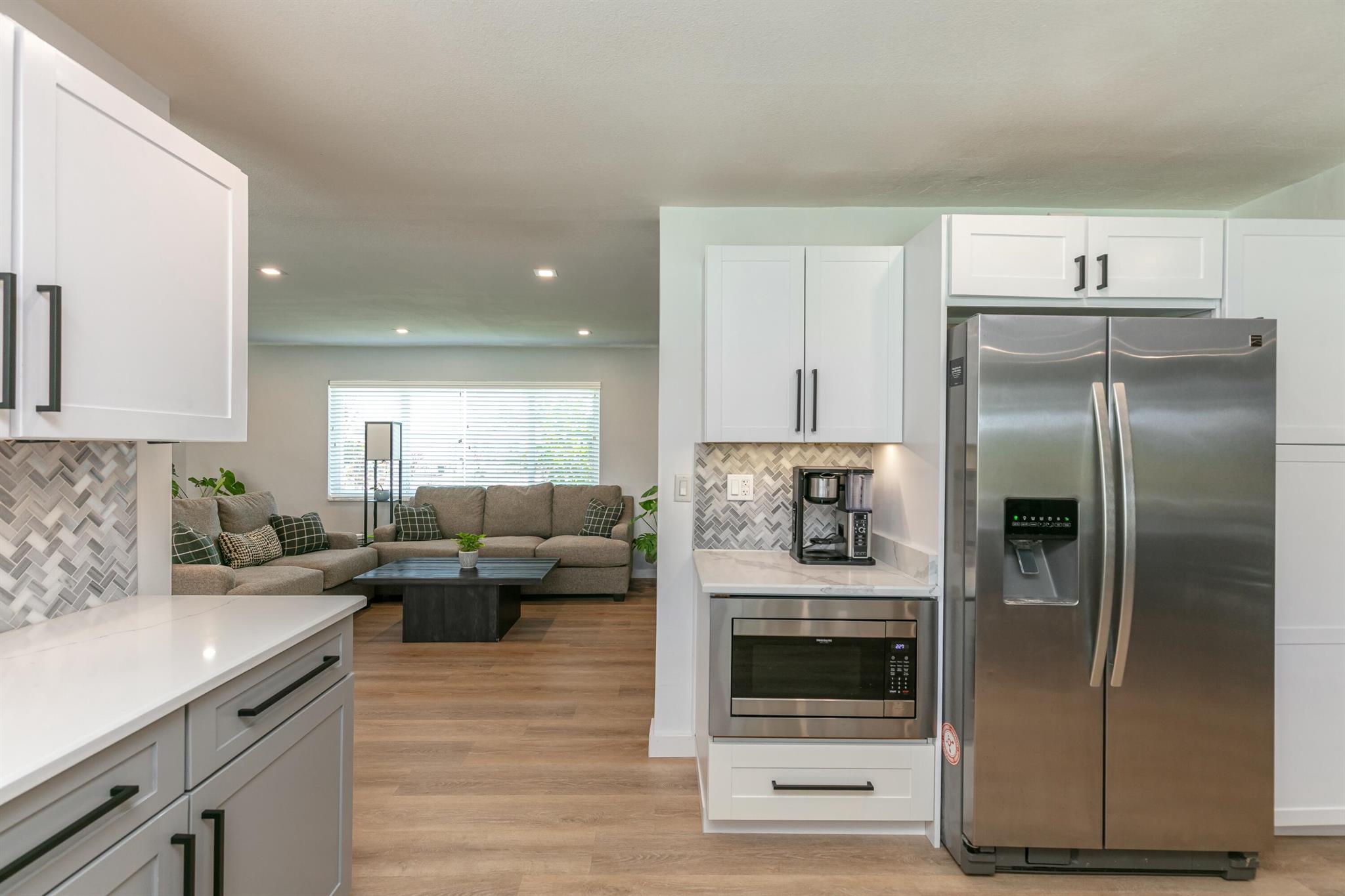 8421 NW 24th Street