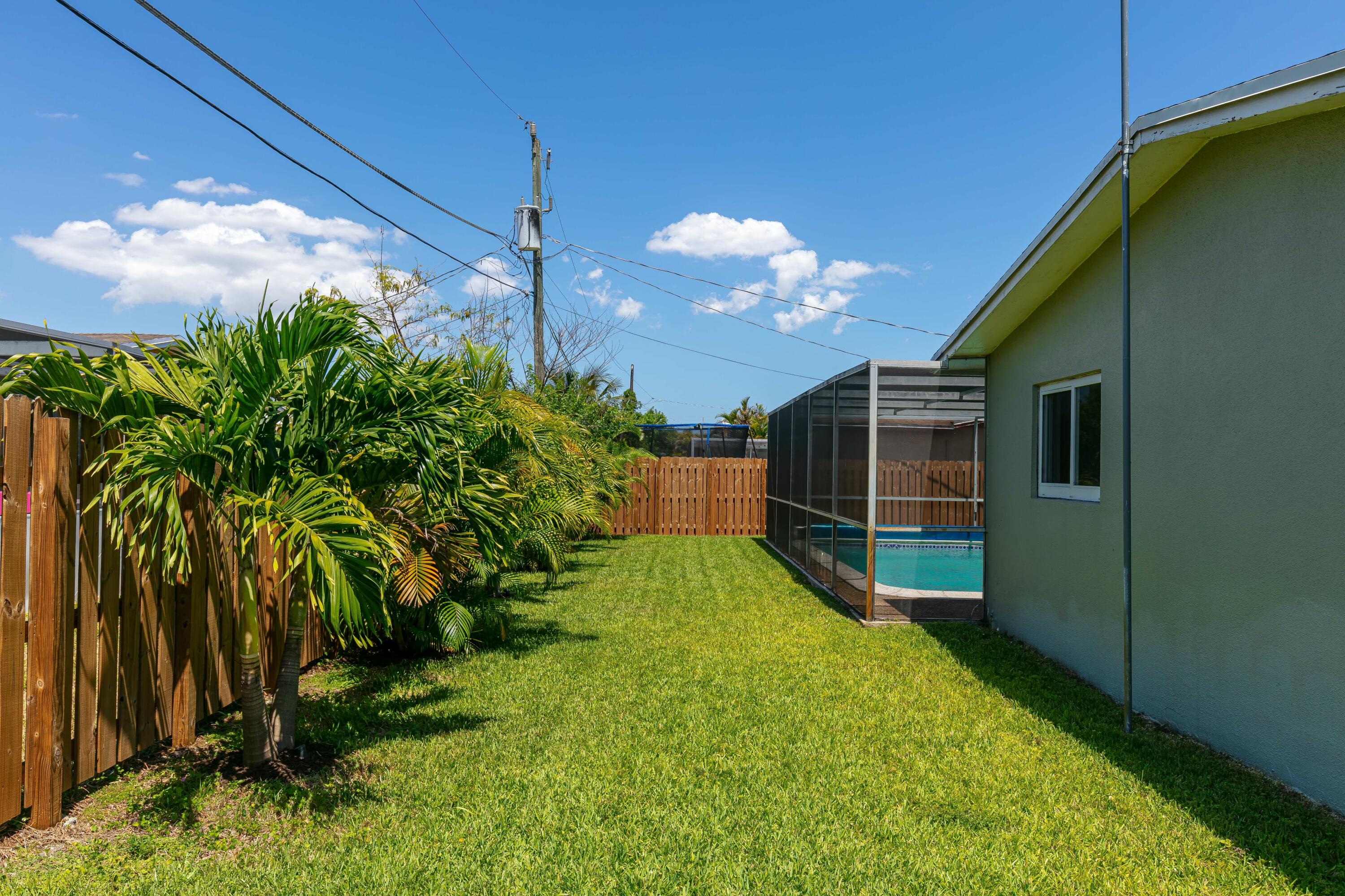 8421 NW 24th Street