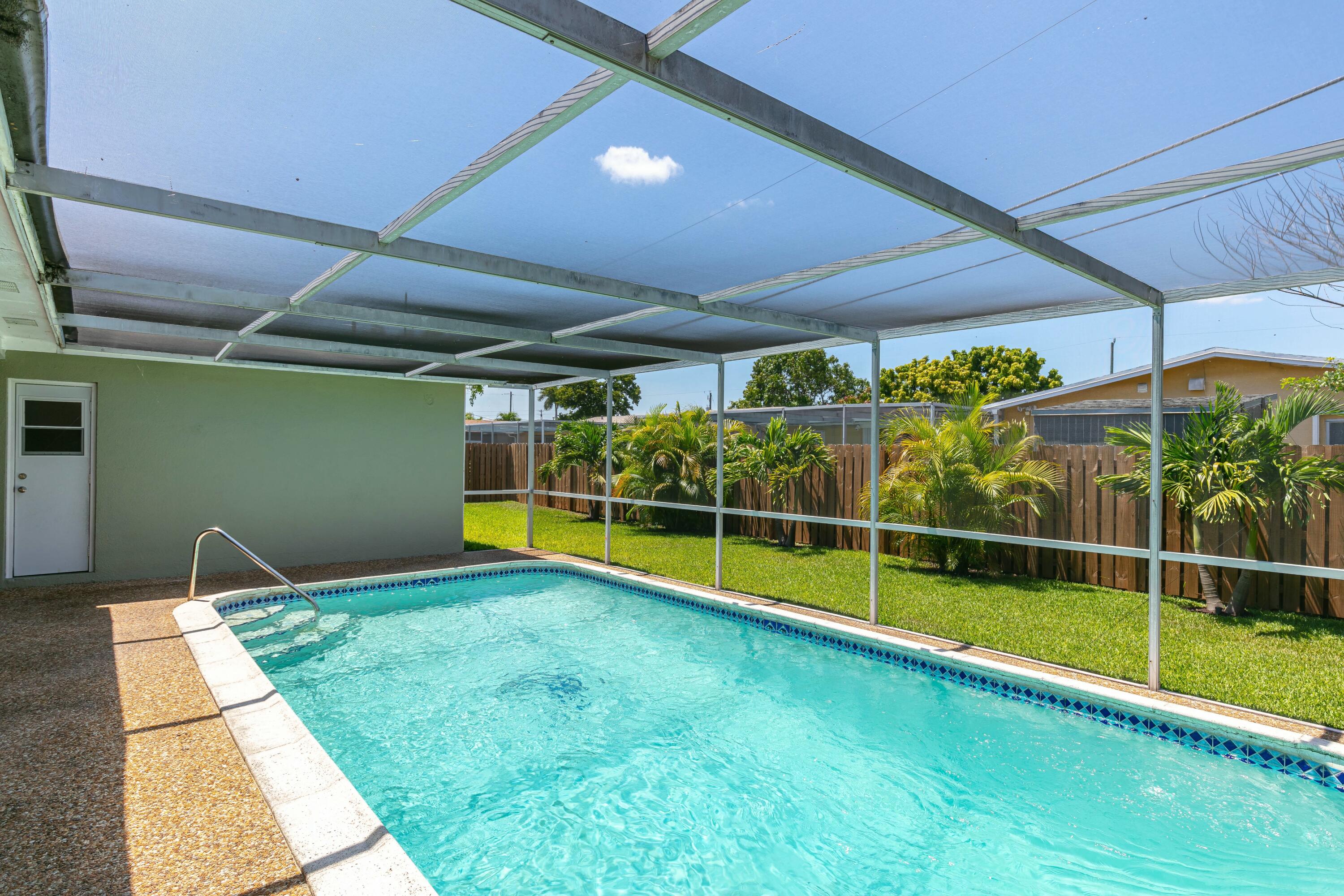 8421 NW 24th Street