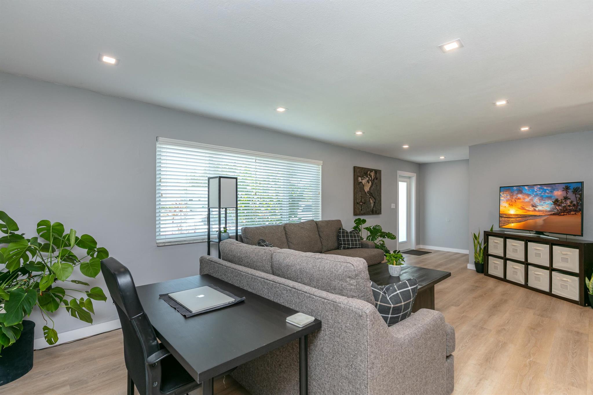 8421 NW 24th Street
