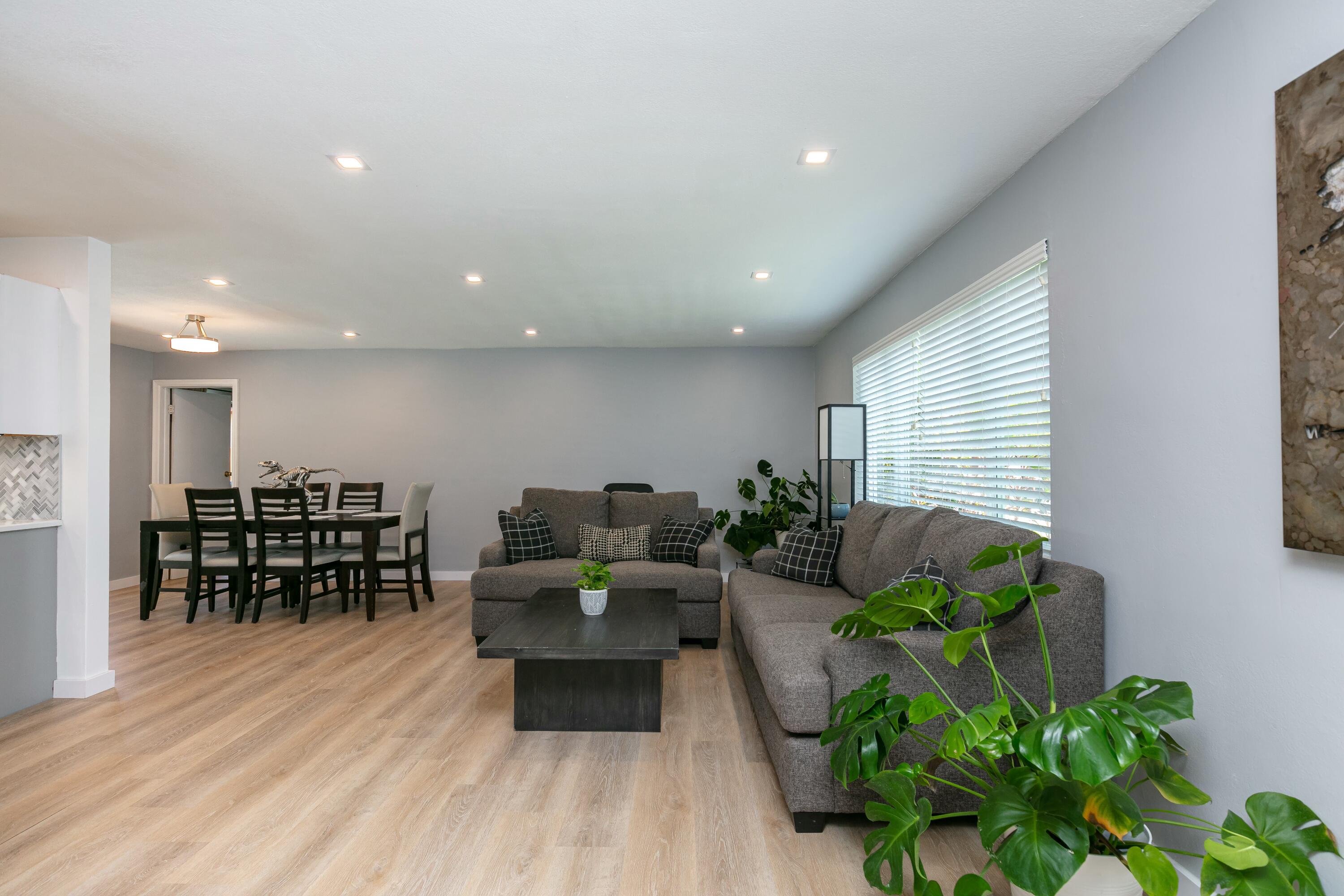 8421 NW 24th Street