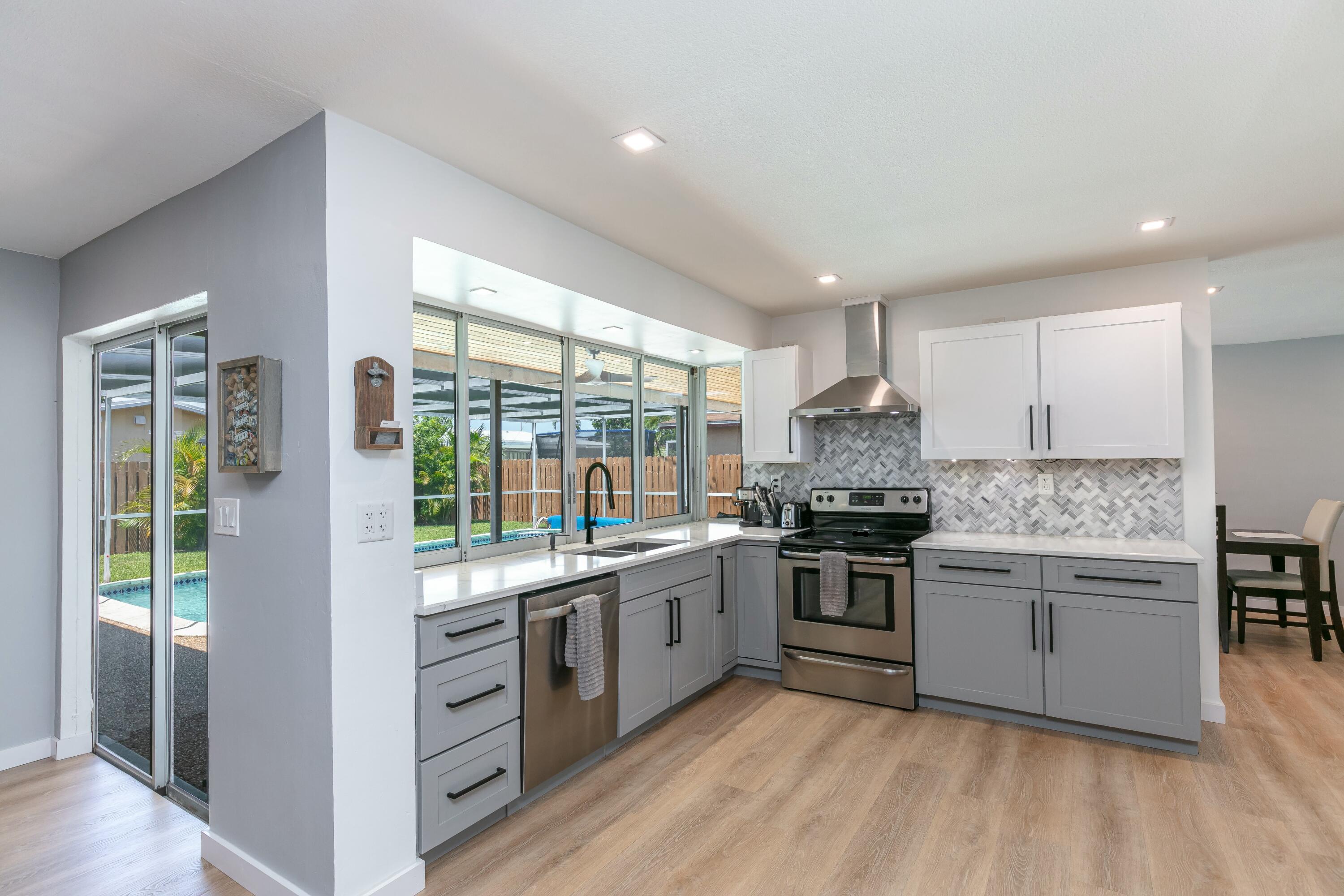 8421 NW 24th Street
