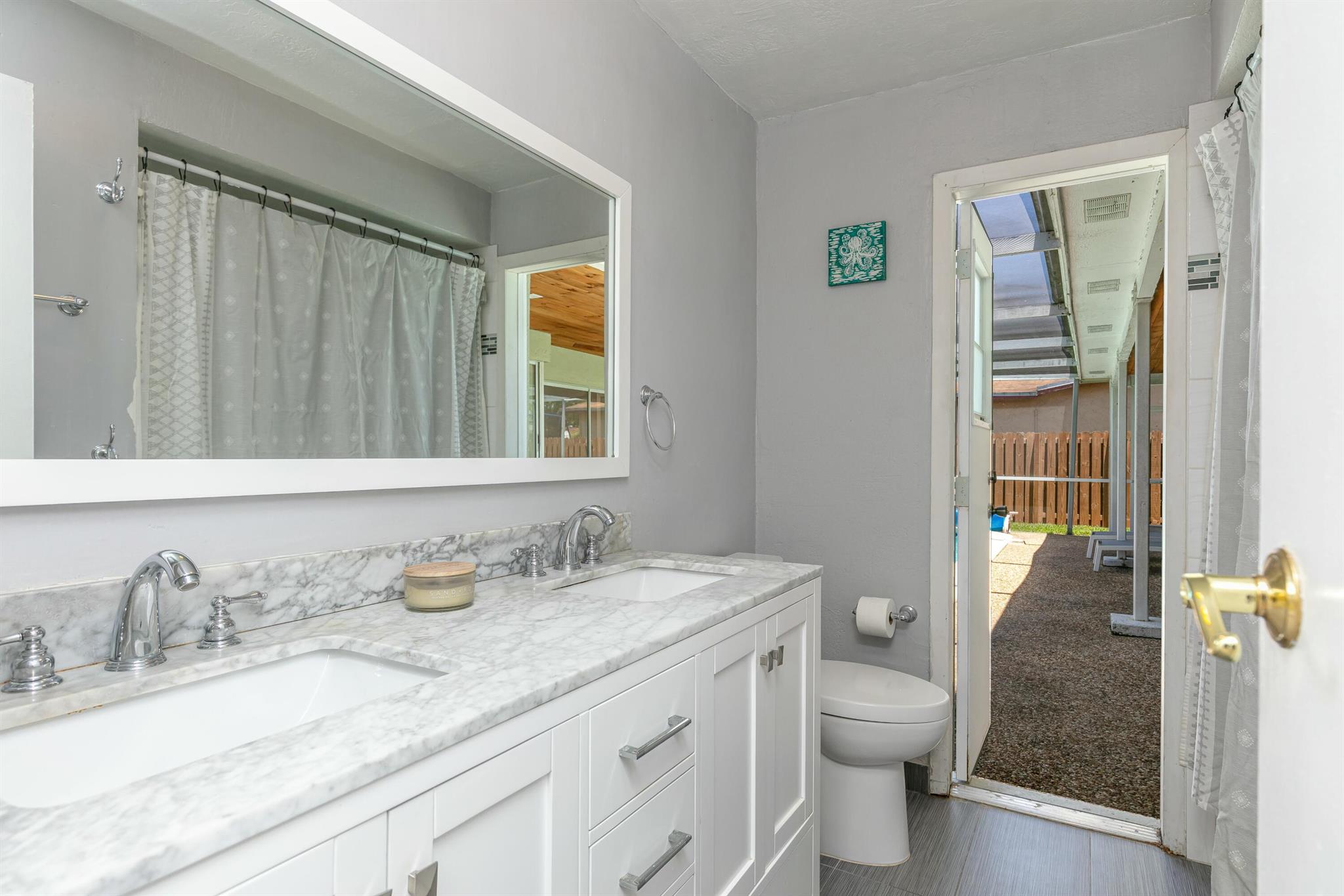 8421 NW 24th Street