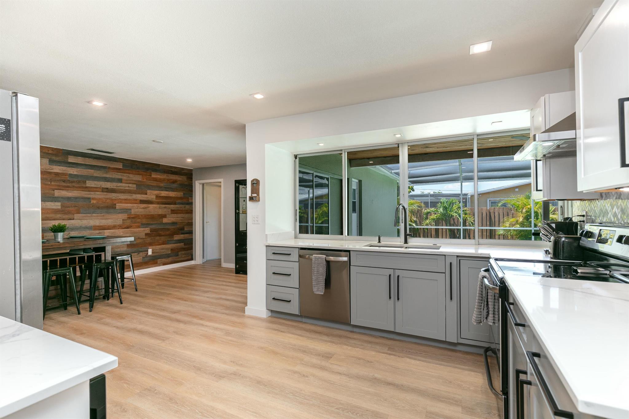 8421 NW 24th Street