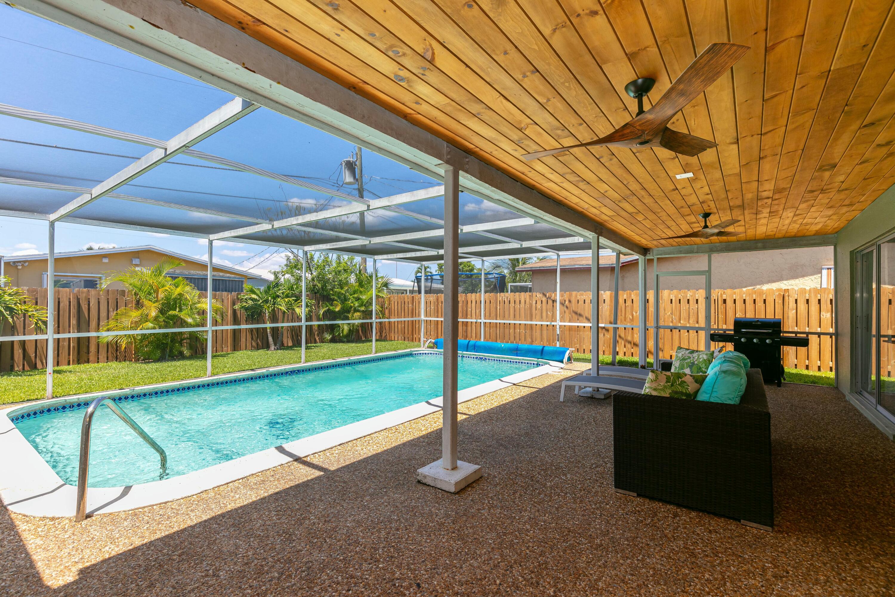 8421 NW 24th Street