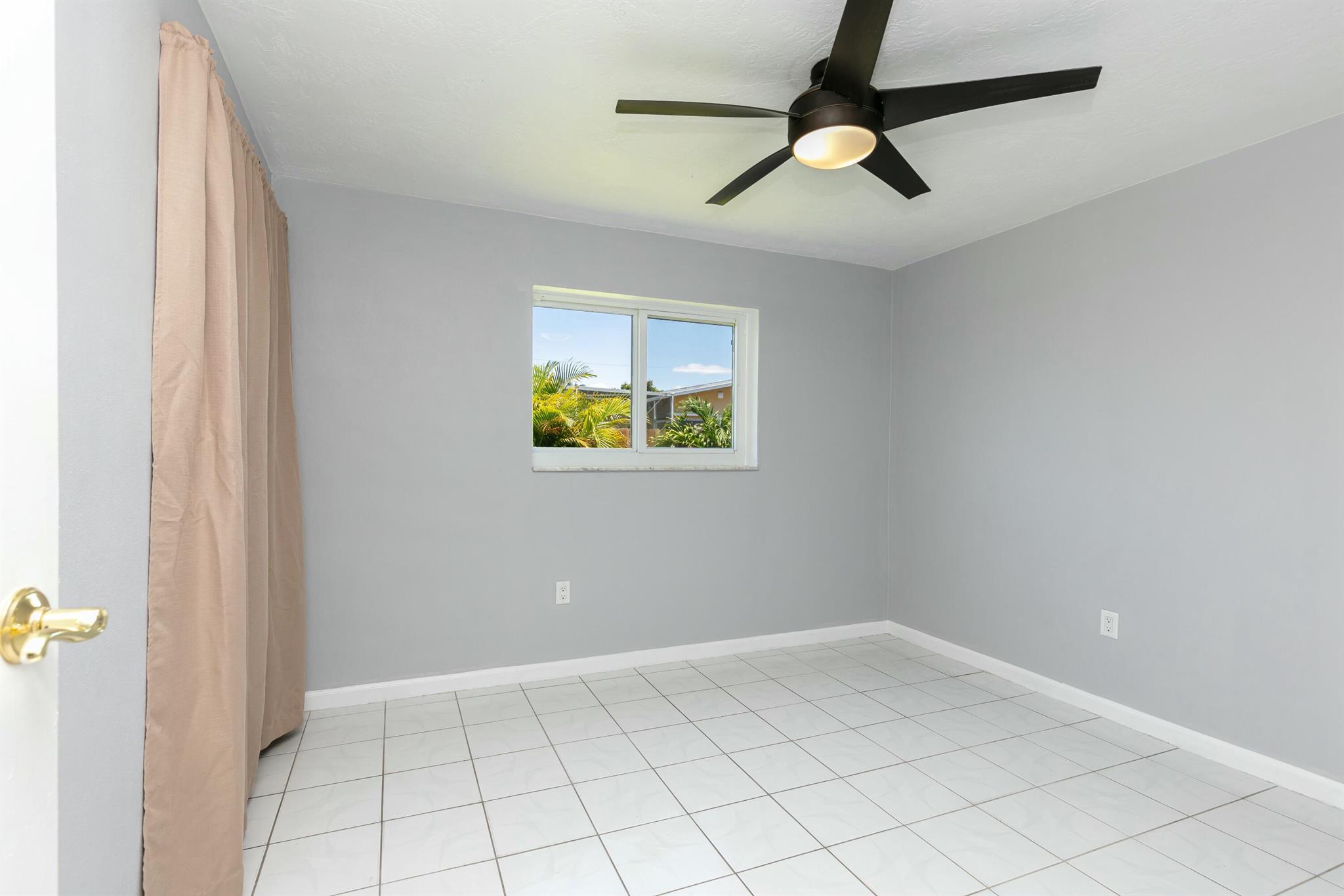 8421 NW 24th Street