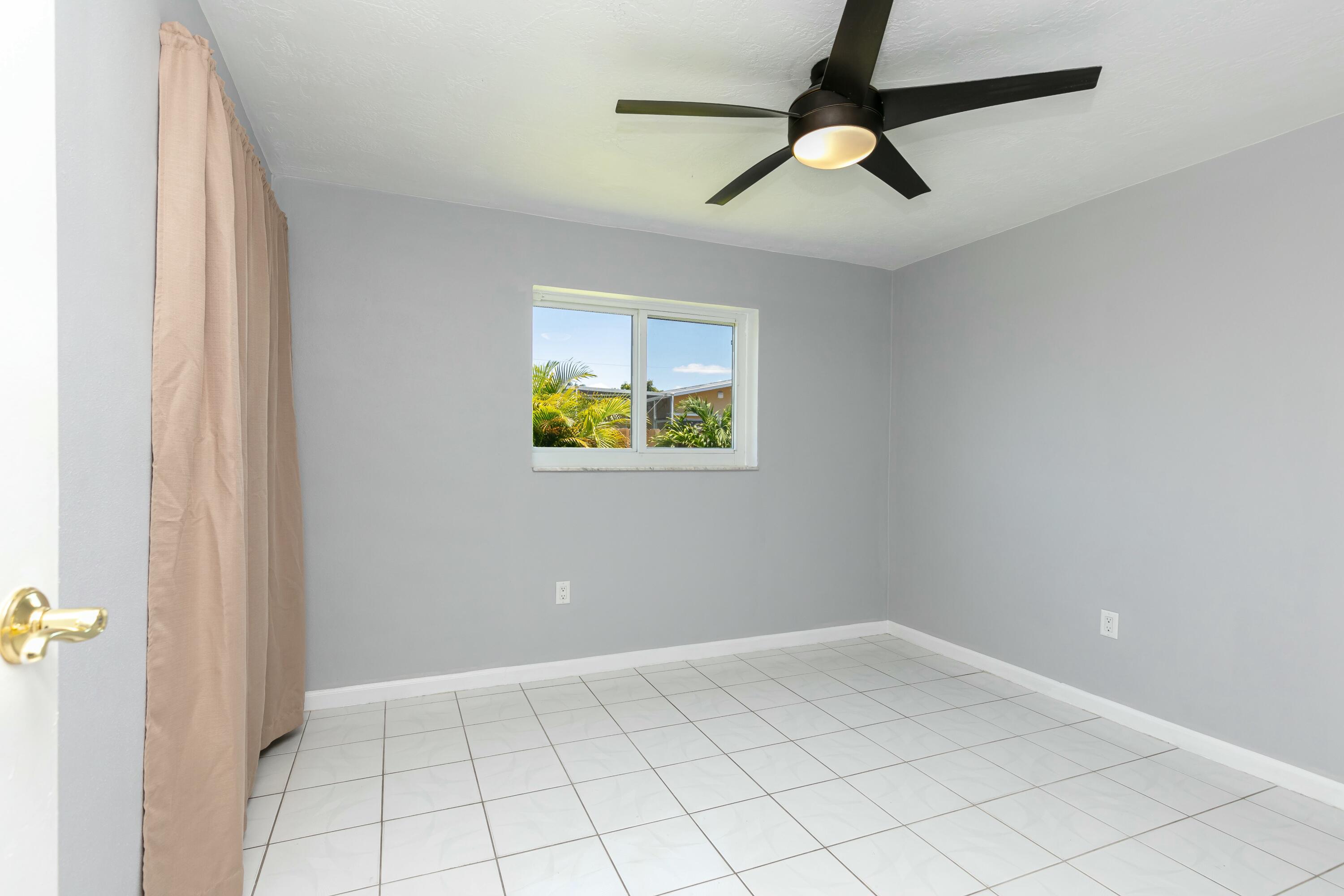 8421 NW 24th Street