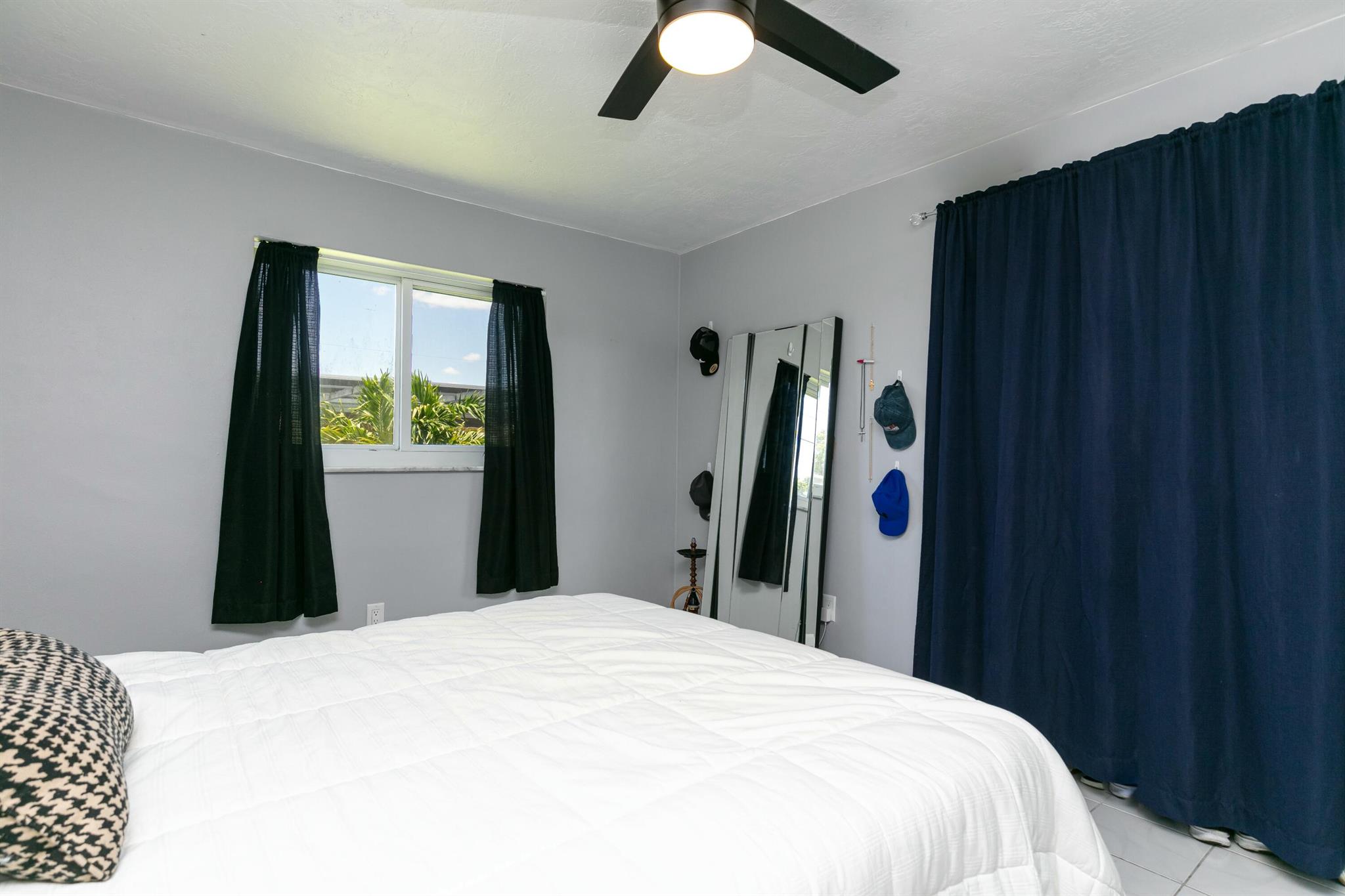 8421 NW 24th Street