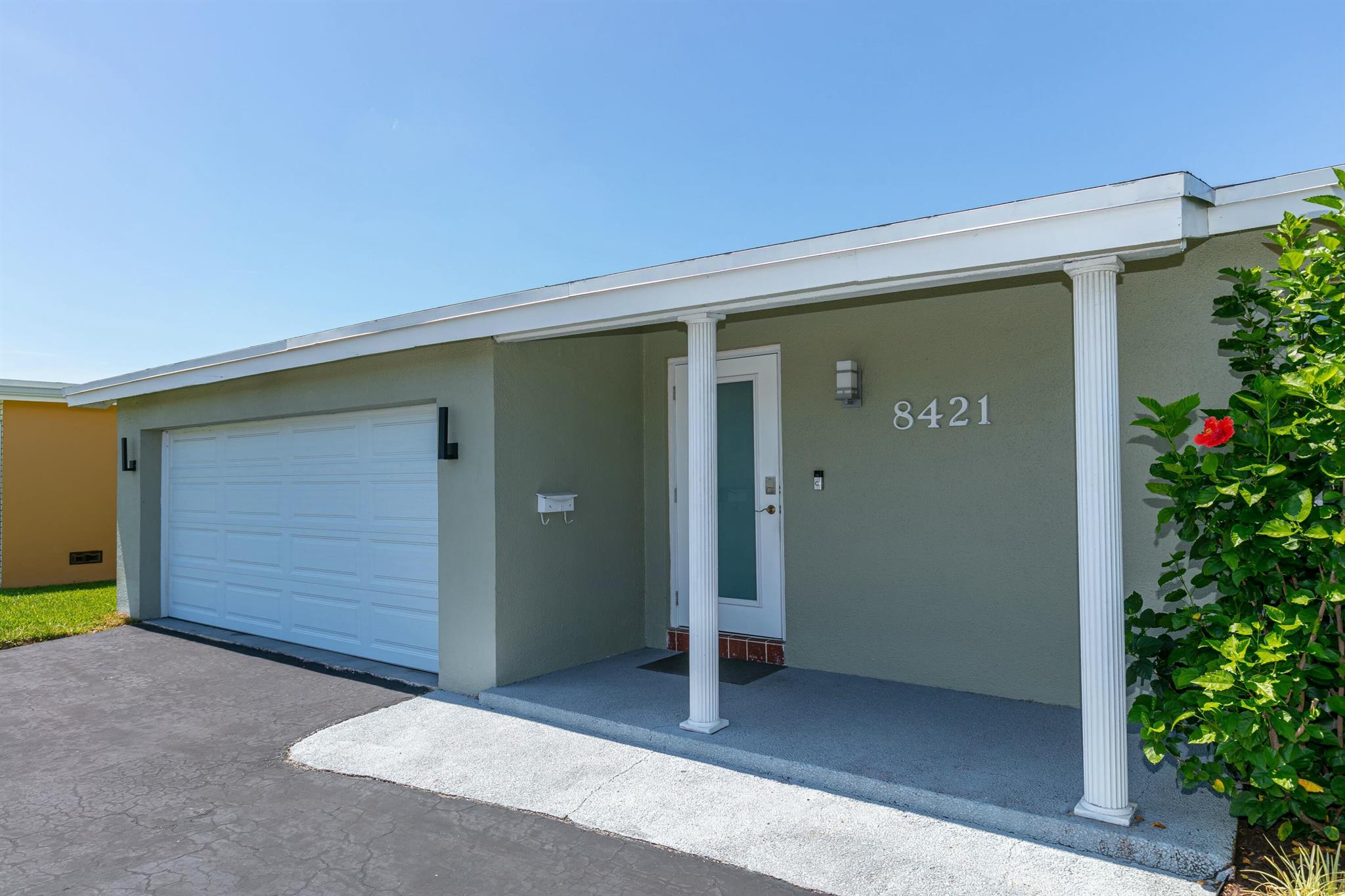 8421 NW 24th Street