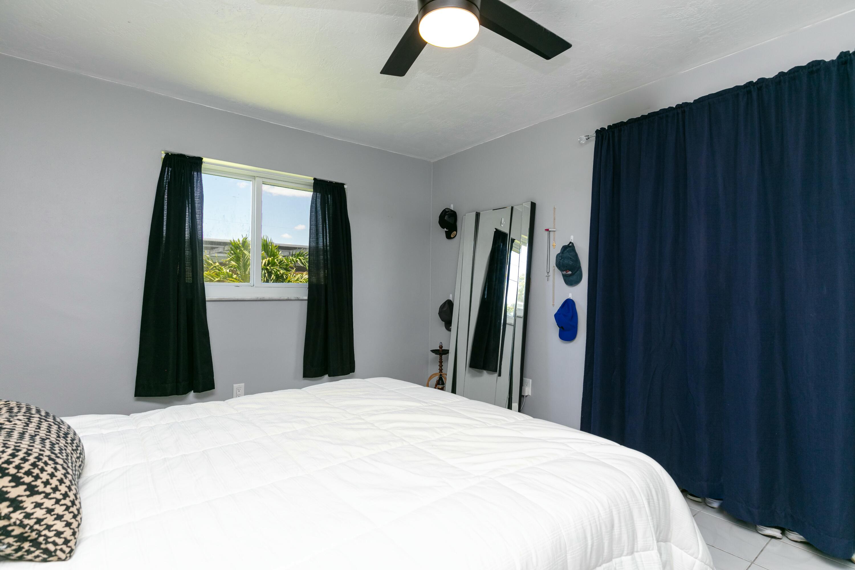 8421 NW 24th Street