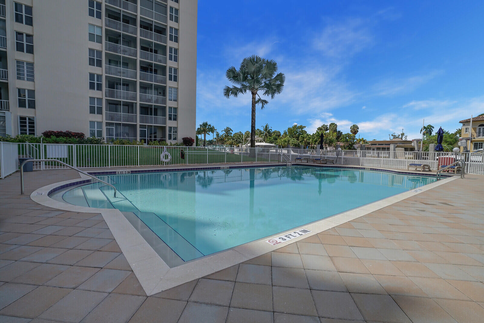 1391 S Ocean Boulevard 805
