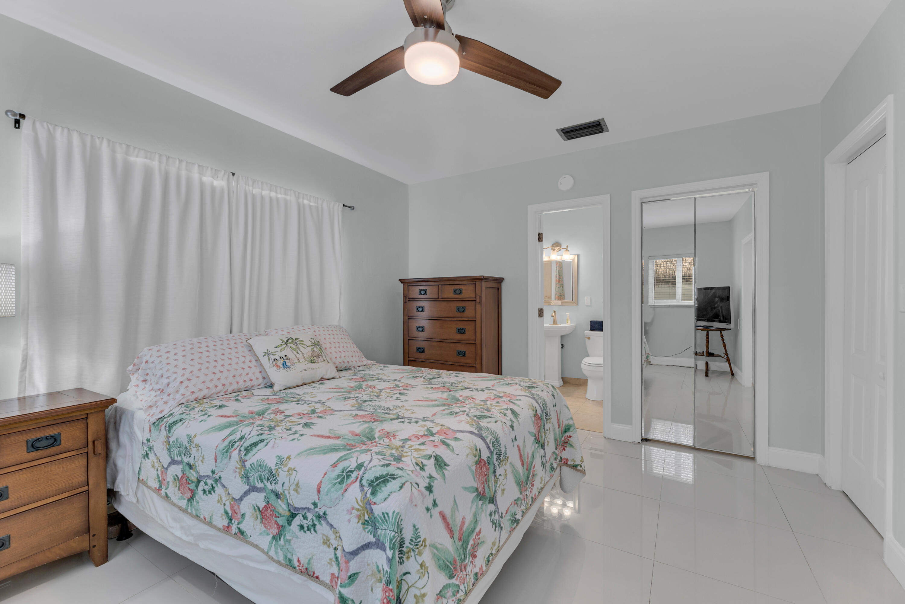 348 SE 18th Avenue