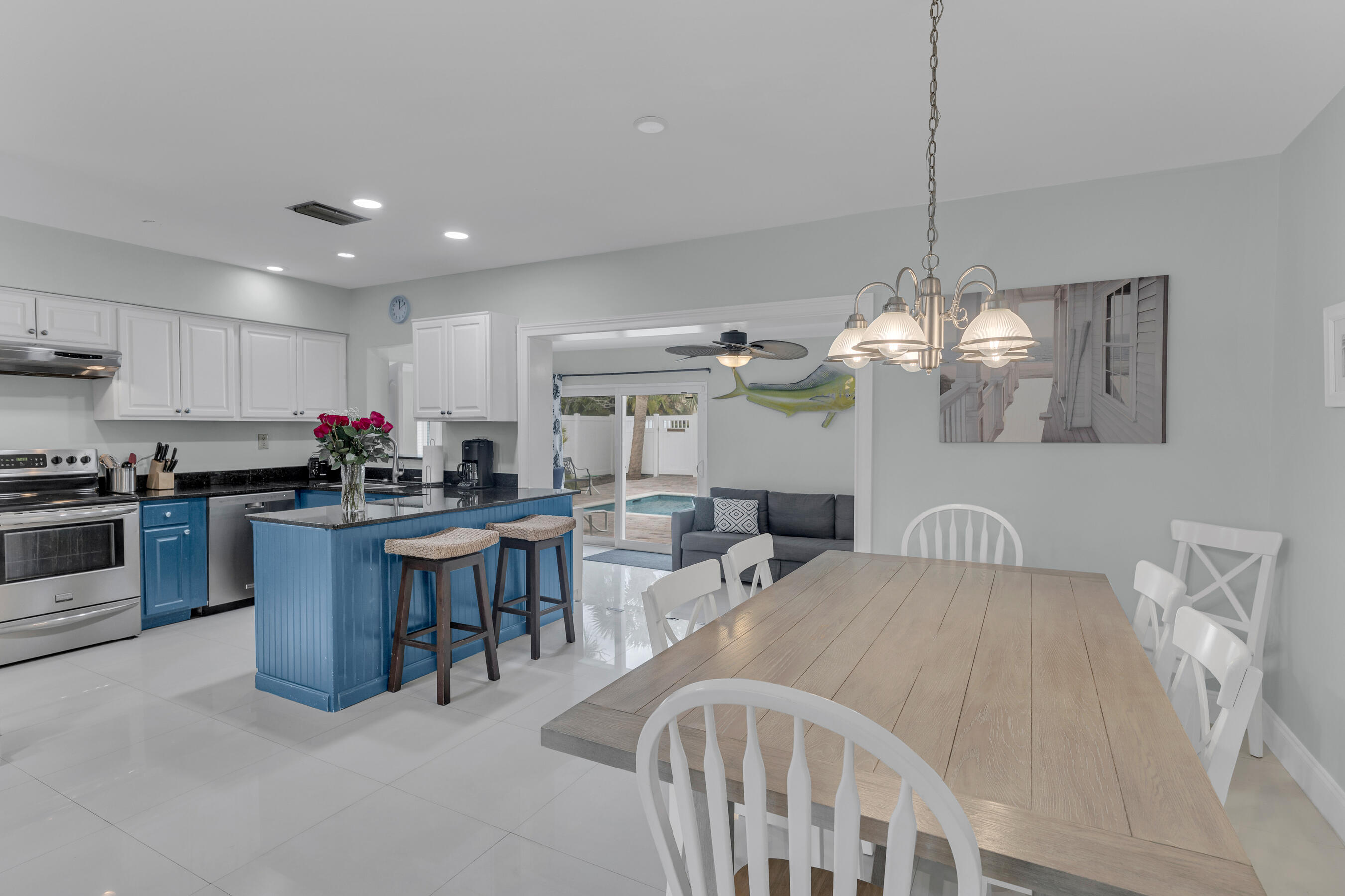 348 SE 18th Avenue