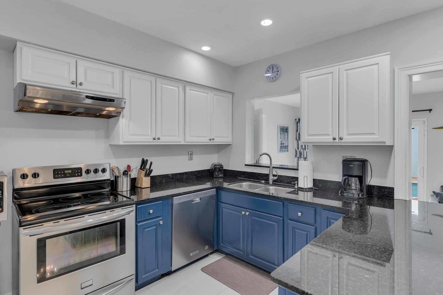 348 SE 18th Avenue