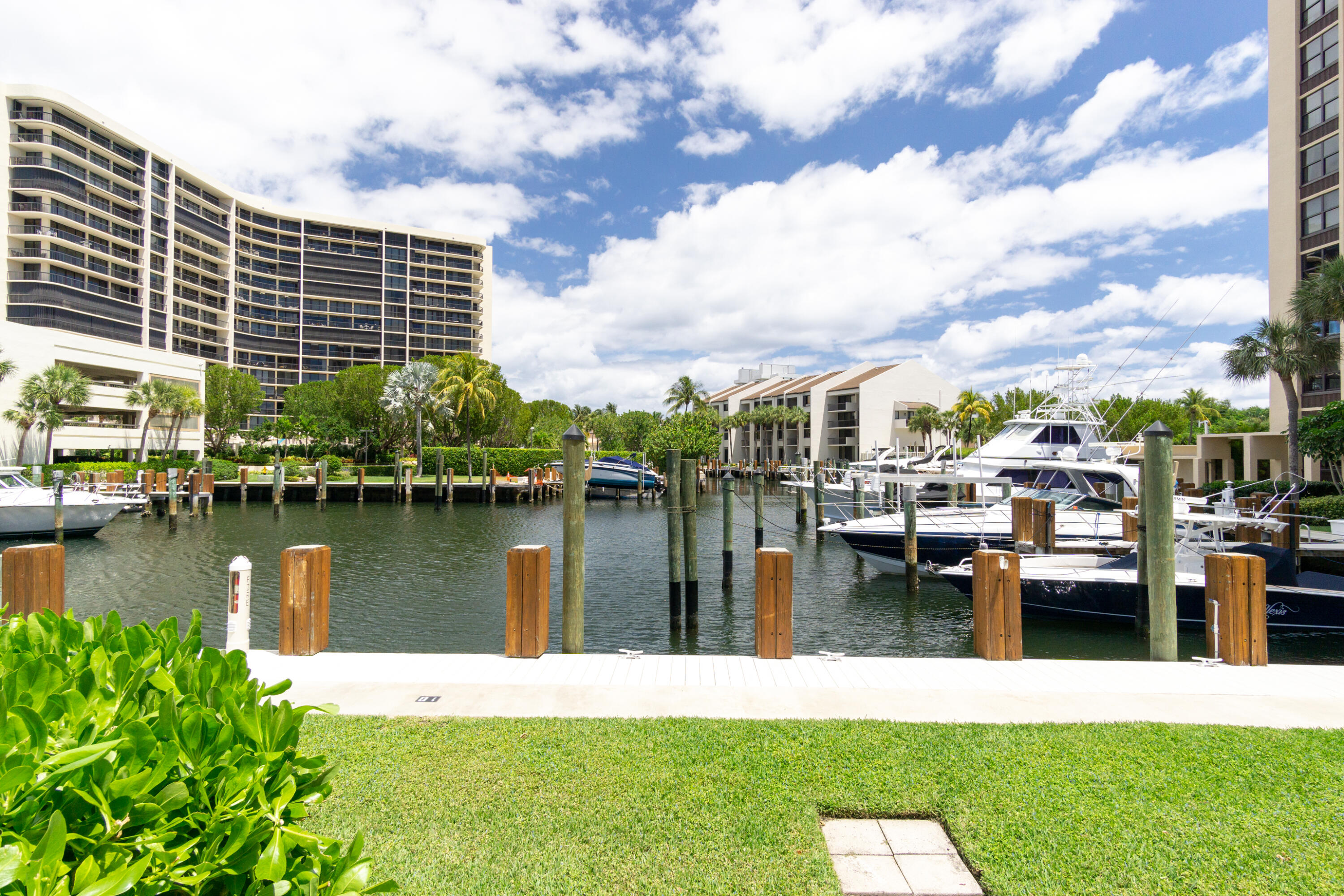 4600 S Ocean Boulevard 402