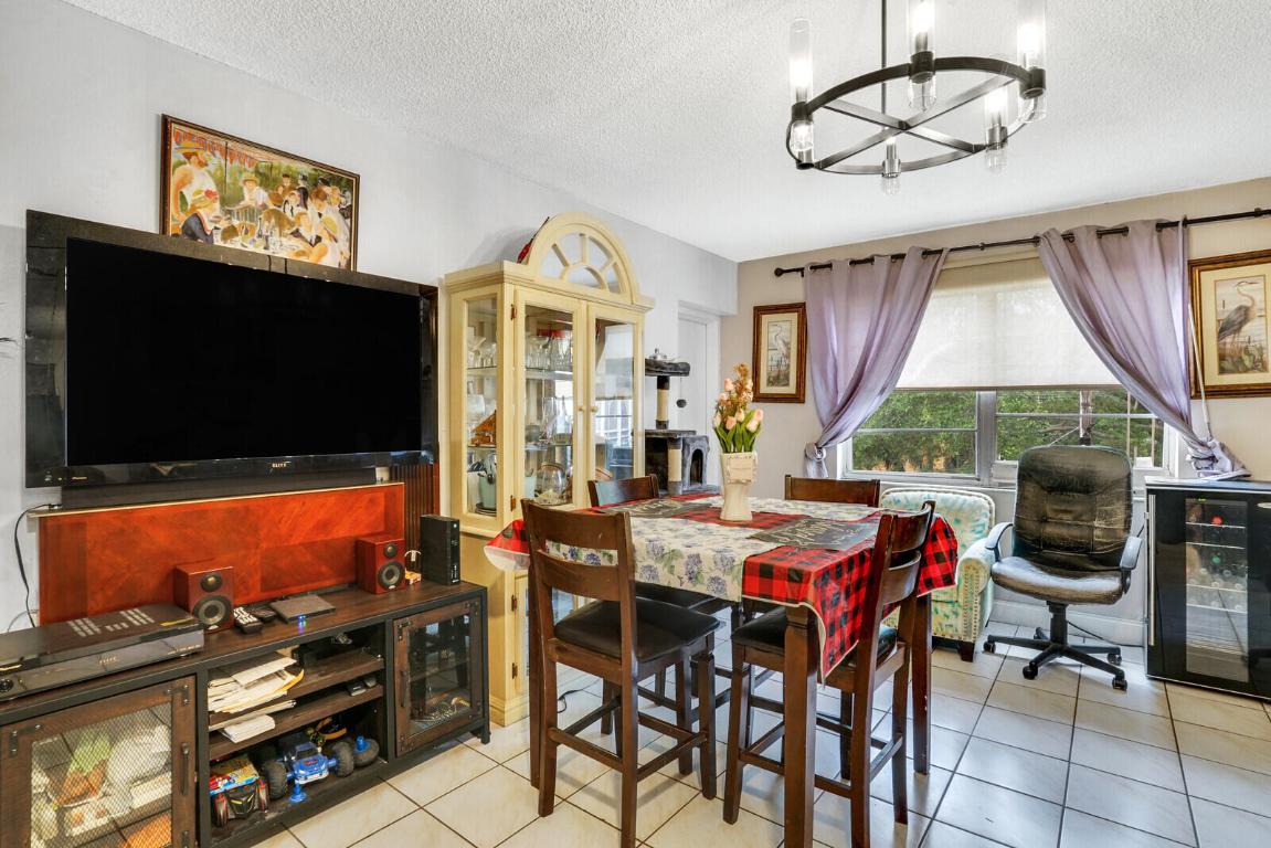 4364 NW 9th Avenue 16-3d