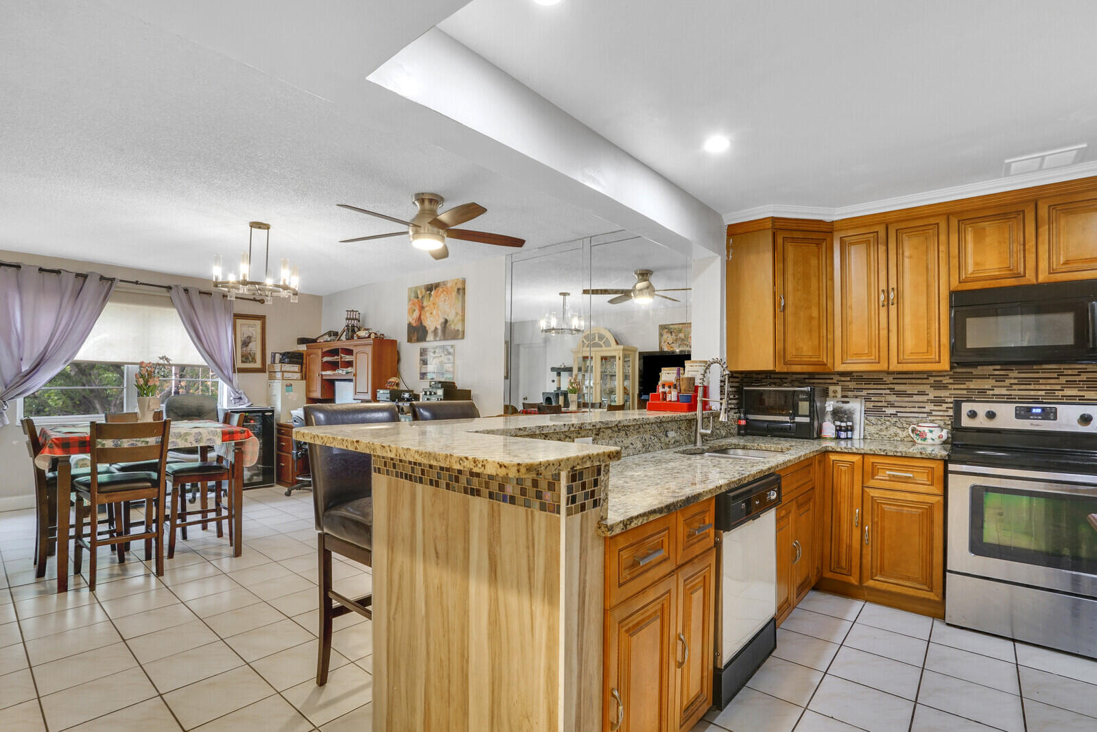 4364 NW 9th Avenue 16-3d