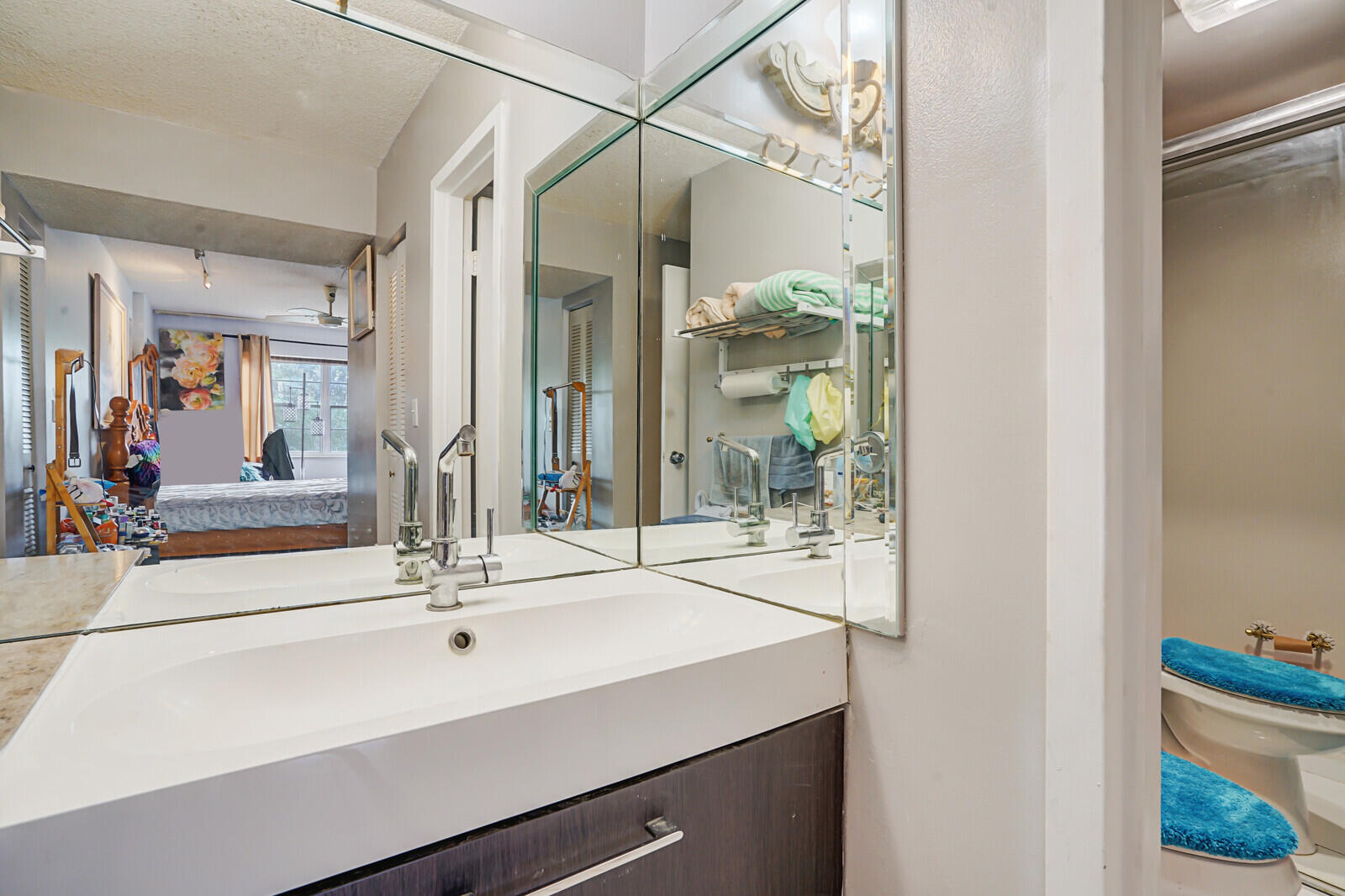 4364 NW 9th Avenue 16-3d