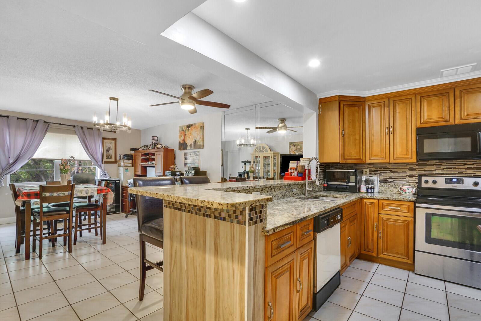 4364 NW 9th Avenue 16-3d