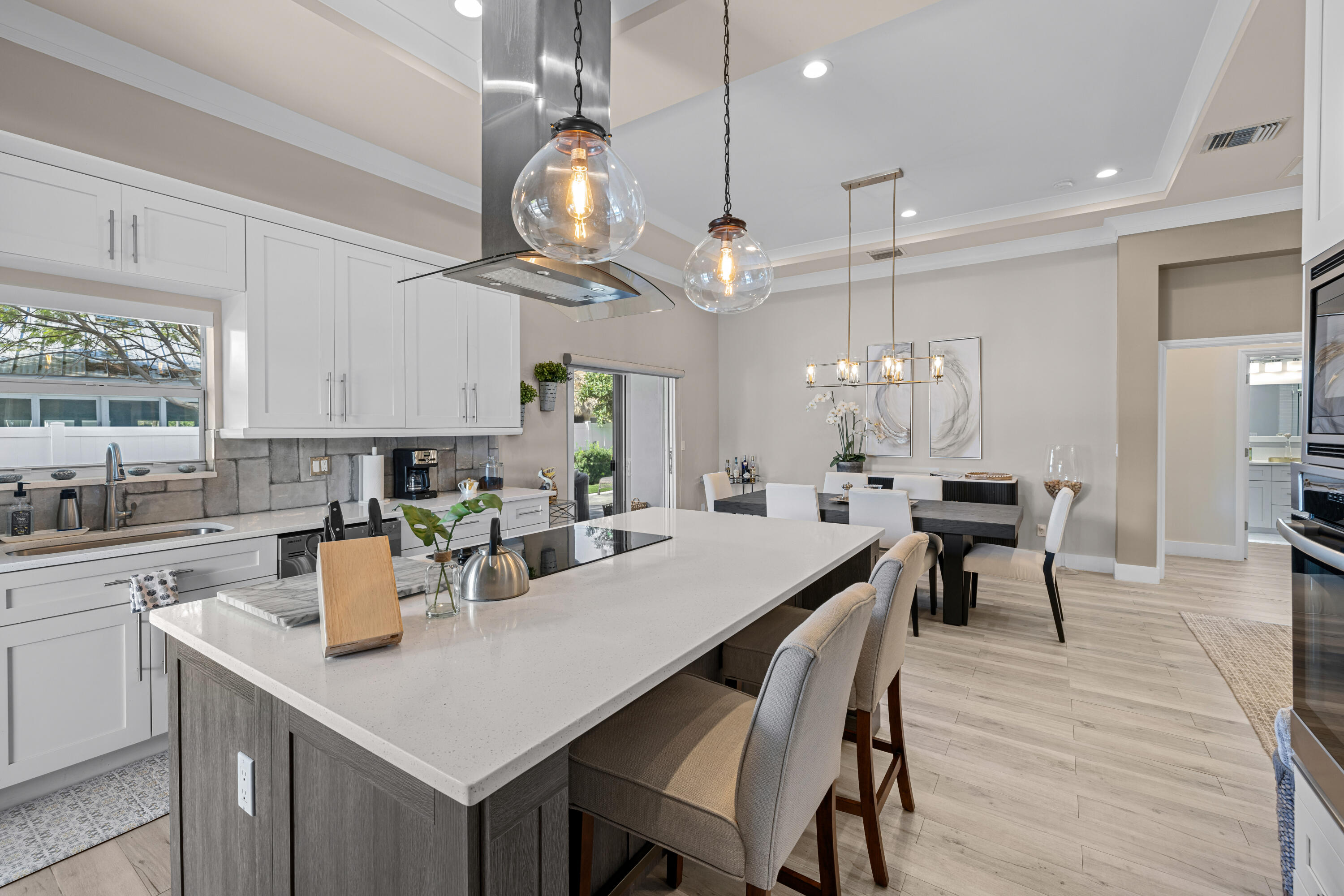 875 SE 13th Avenue