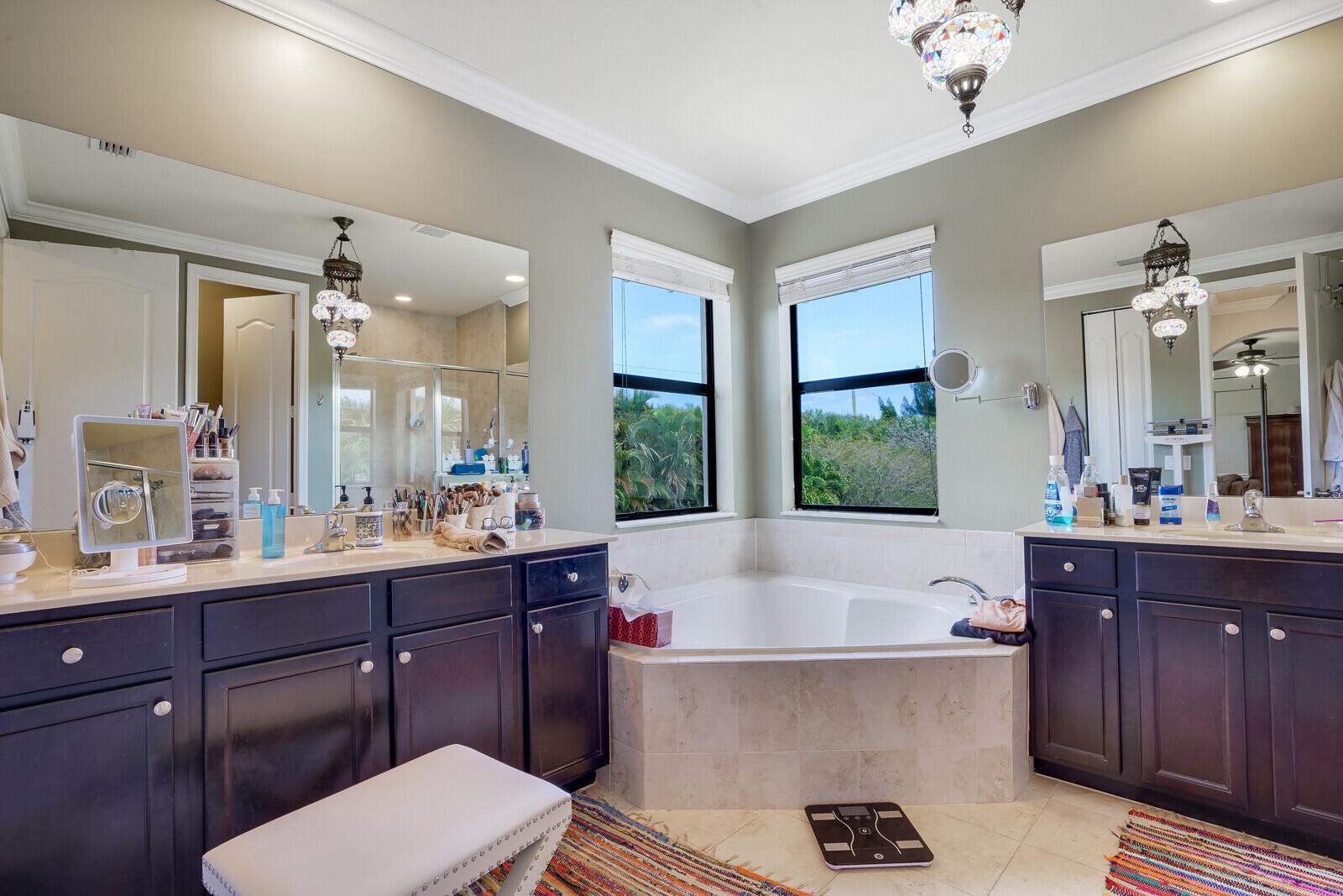 3817 Aspen Leaf Drive