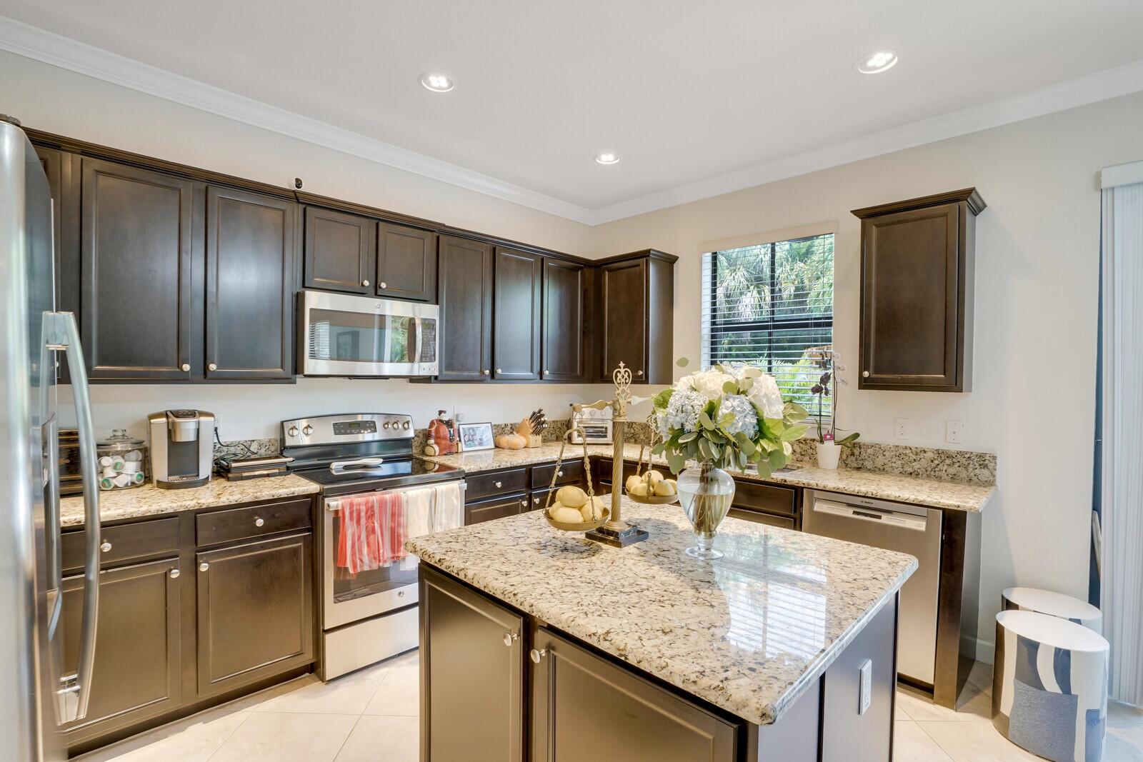 3817 Aspen Leaf Drive
