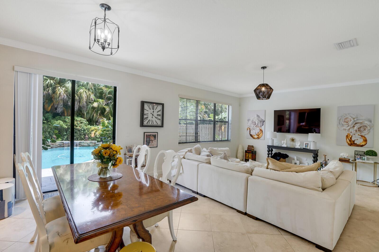 3817 Aspen Leaf Drive