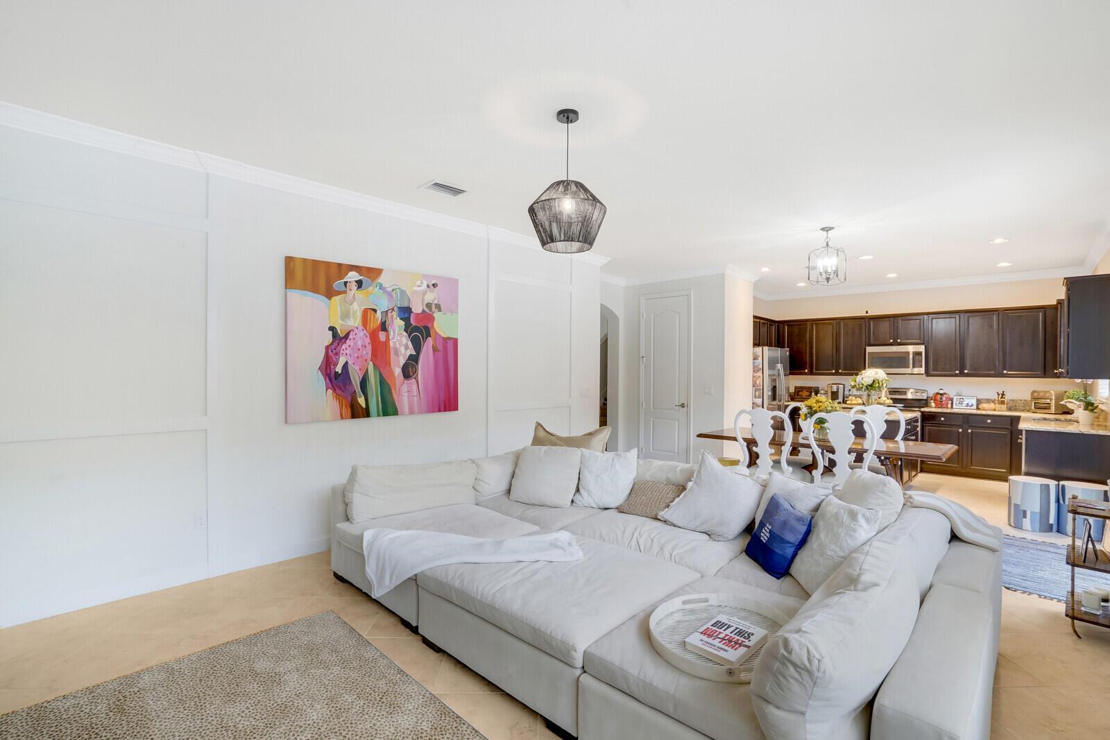 3817 Aspen Leaf Drive