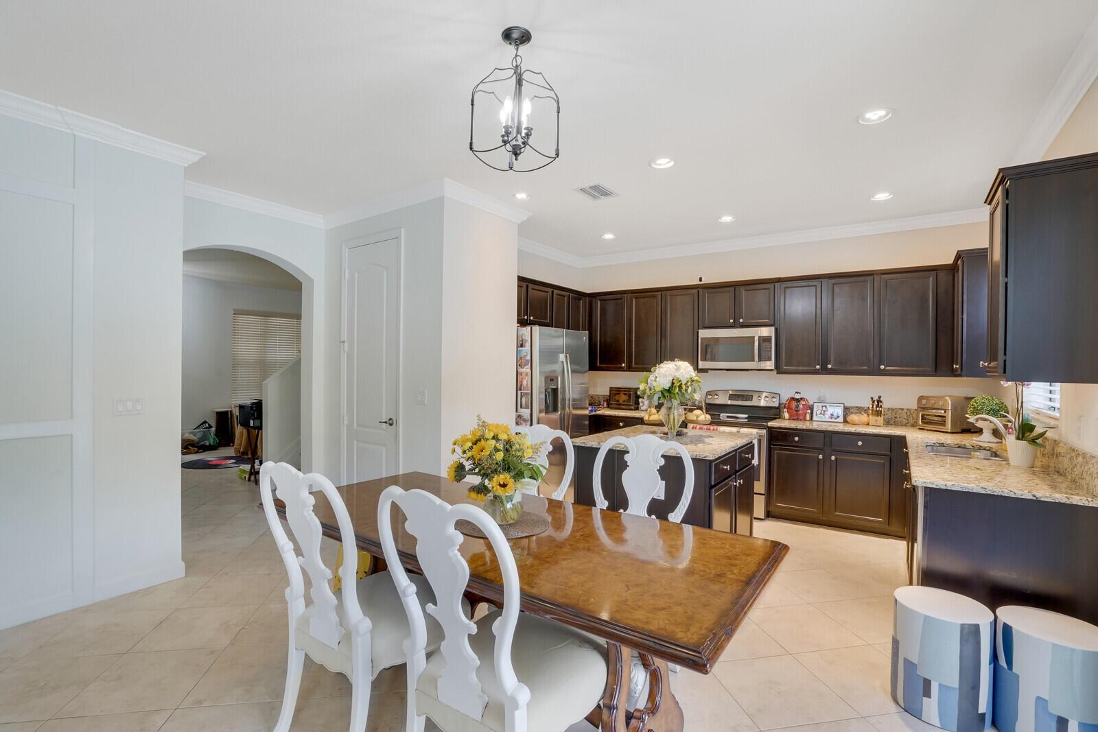 3817 Aspen Leaf Drive