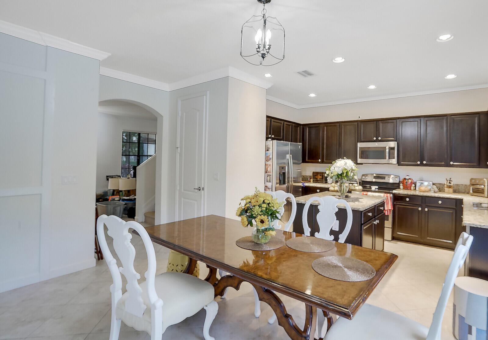 3817 Aspen Leaf Drive