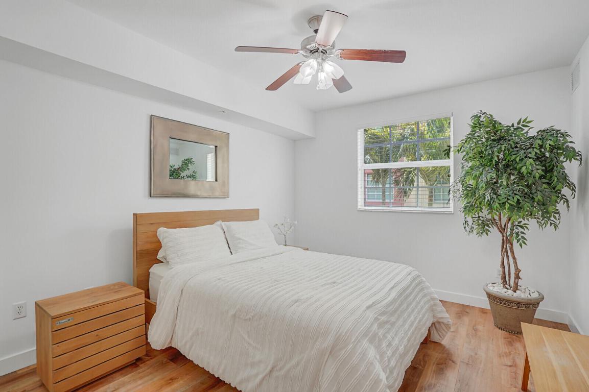 235 NE 1st Street 404