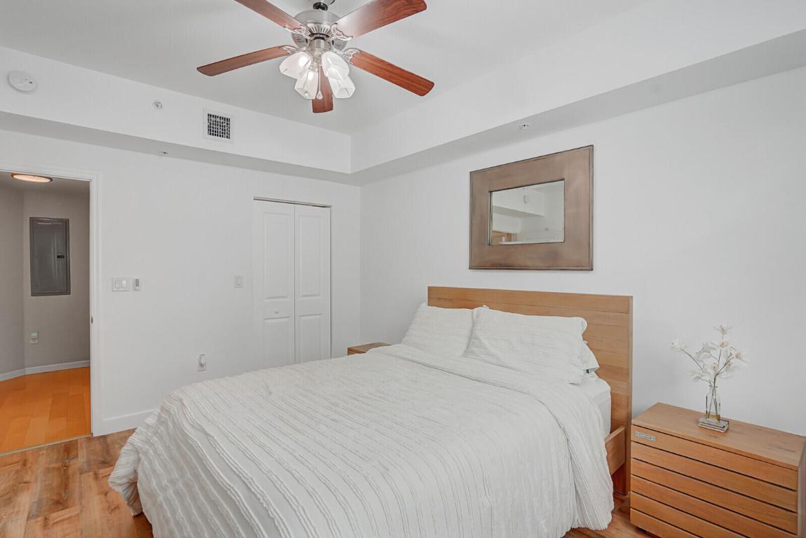 235 NE 1st Street 404