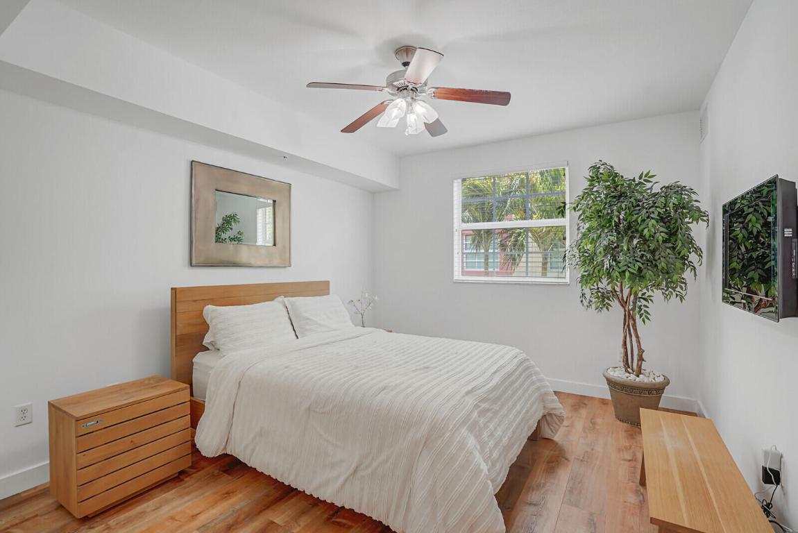 235 NE 1st Street 404